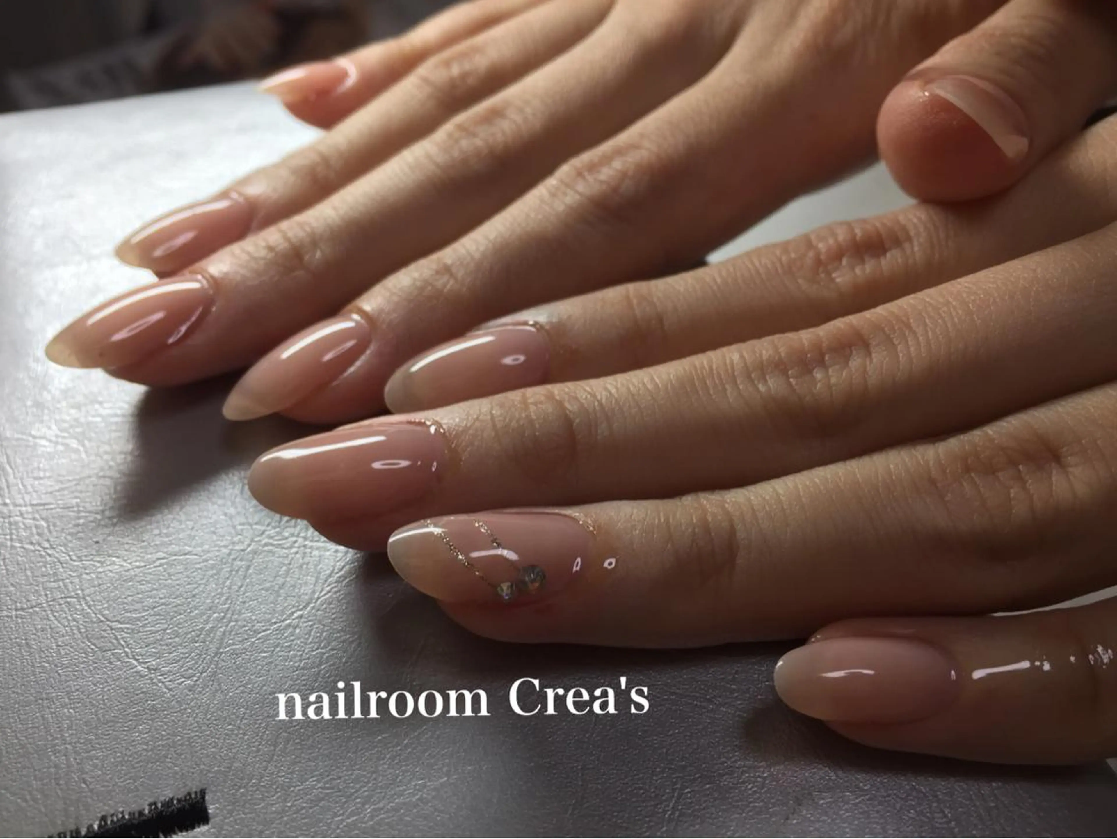 ネイル ジェルネイル 氷ネイル・うるうるネイル ワンカラーネイル nailroom Crea'sのネイルデザイン