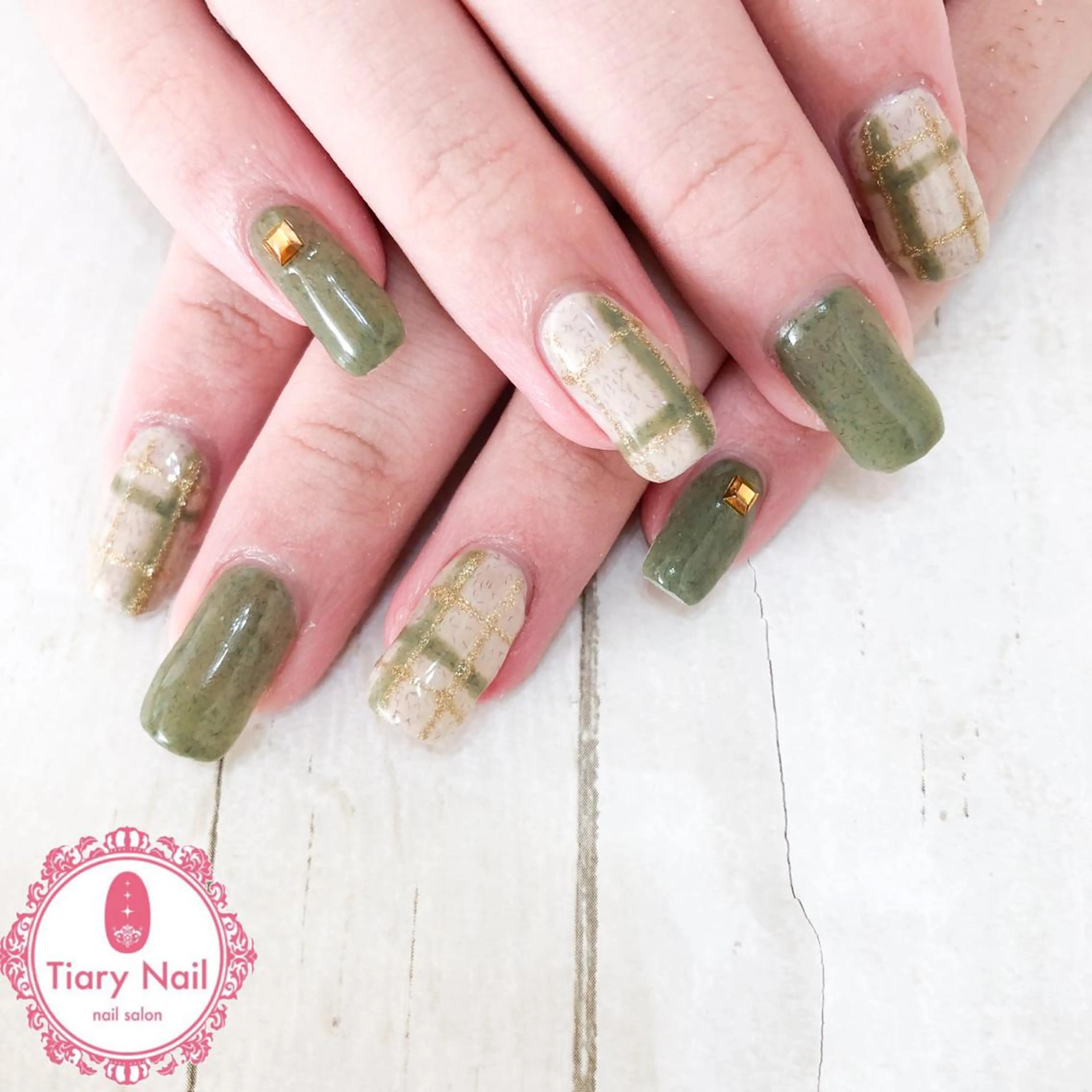 ネイル tiarynail K K🐼のネイルデザイン