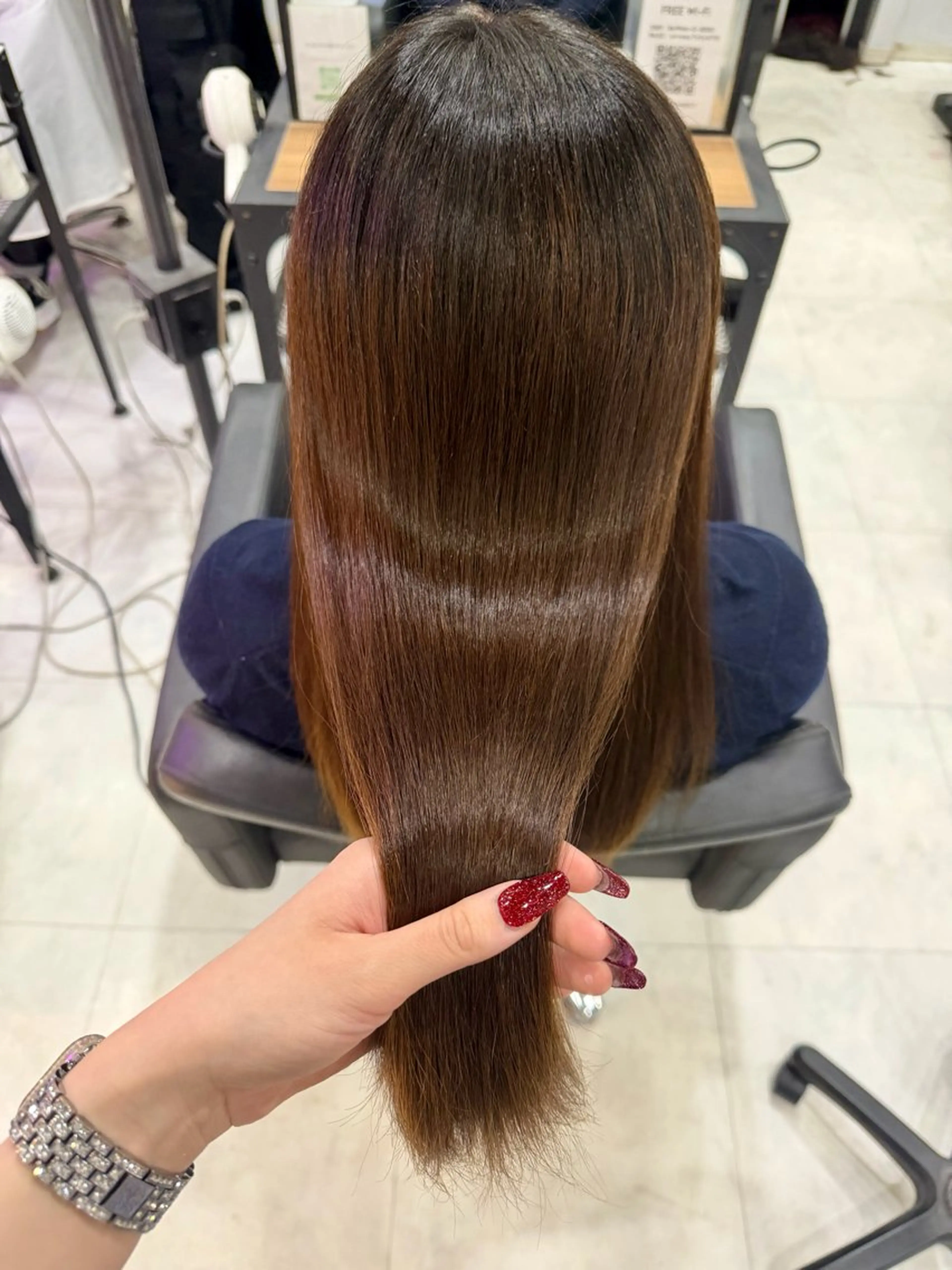 ロング トリートメント 🦋REISA🦋 エクステ×ハイトーンのヘアスタイル