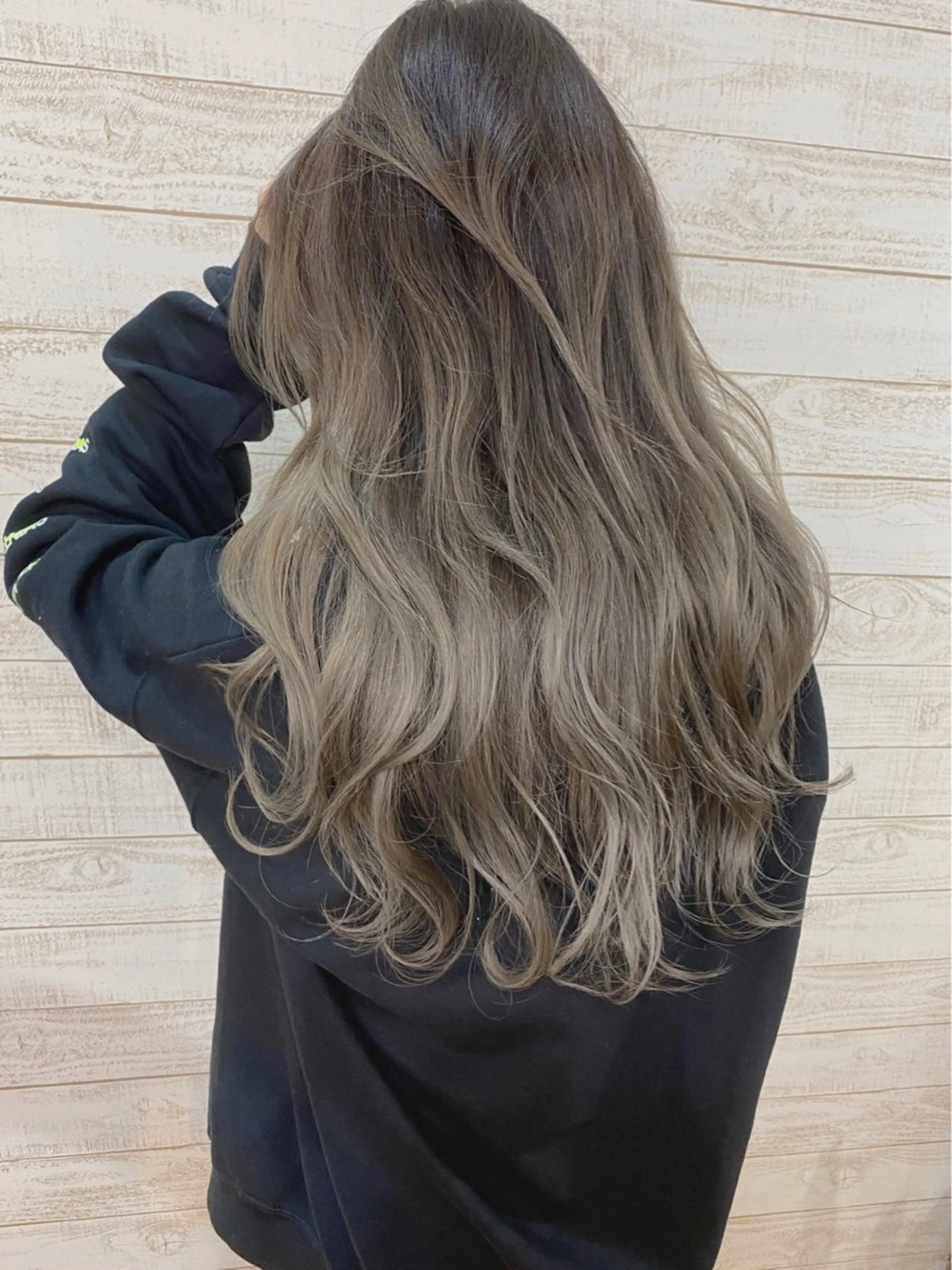 カット＋バレイヤージュ　 (ハイトーンや、ブリーチ、ブロンドヘアや海外ヘア好きな方オススメです⭐️)の写真