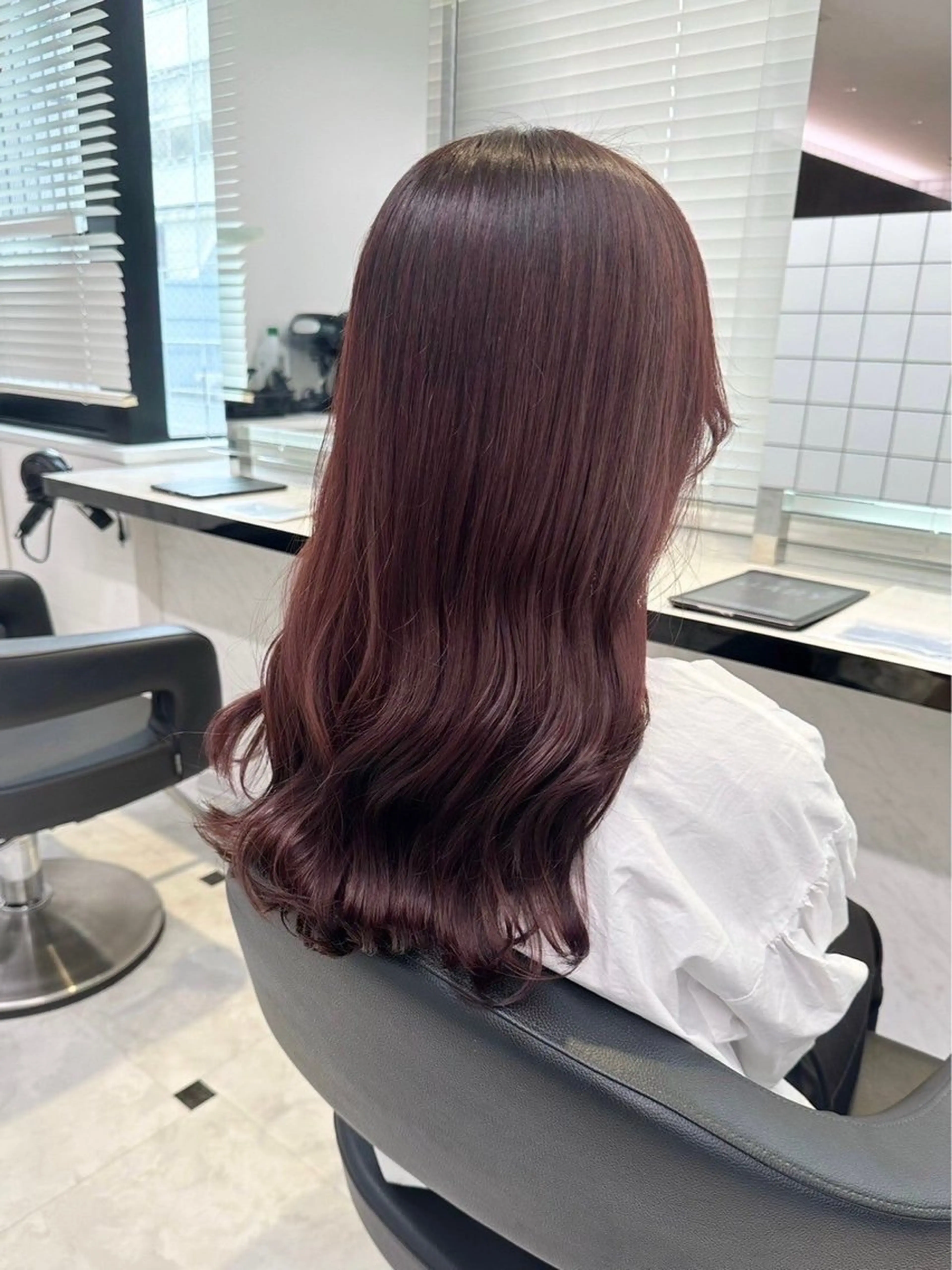 ロング カラー ベージュカラー ブリーチ 透明感カラー ダブルカラー 髪質改善 ヘアカラー トリートメント 透明感🤍レイヤー ベージュ‎🤍ピンクのヘアスタイル