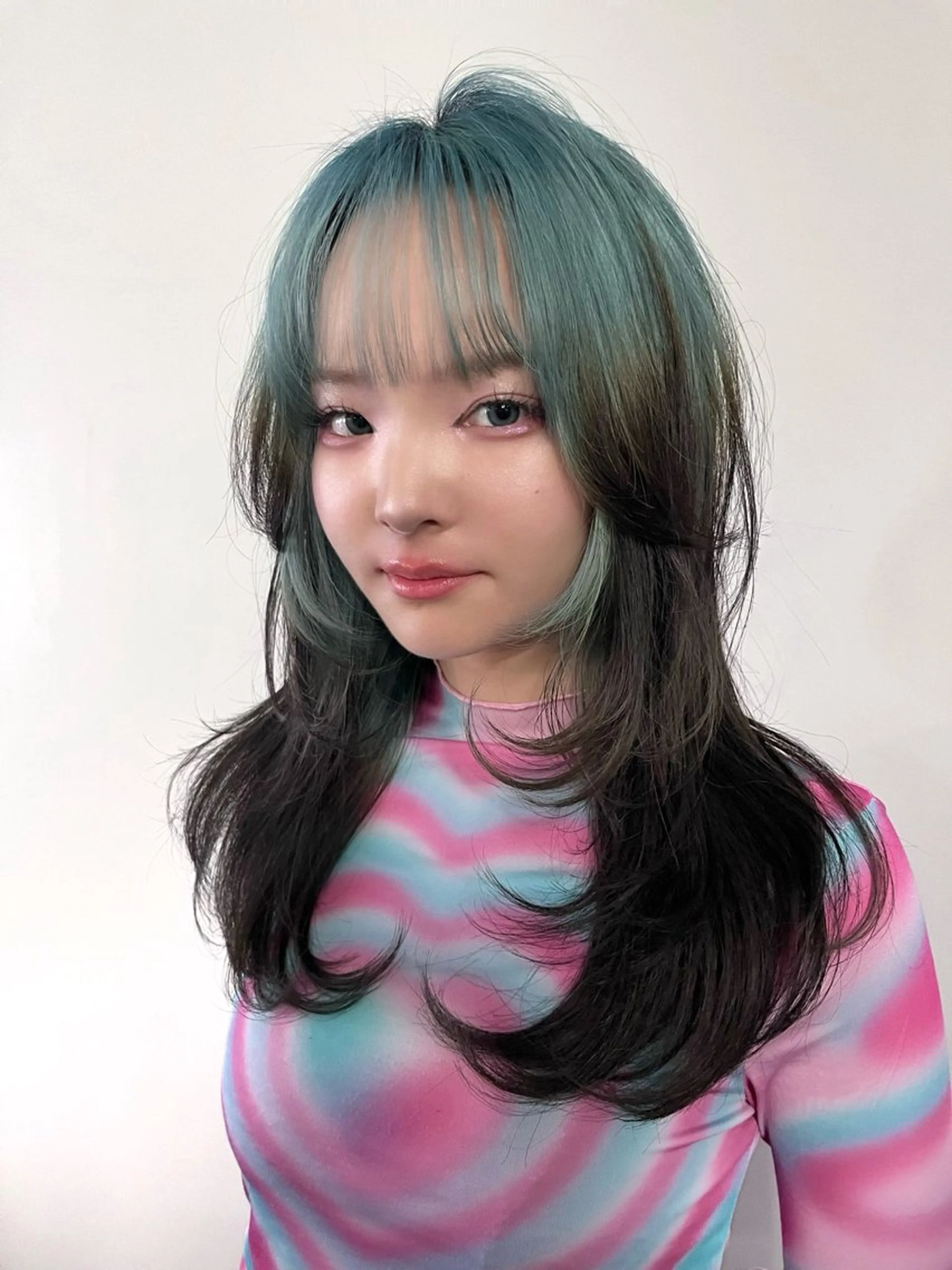 セミロング カラー MINX 髙田凜々子 ボブ/ハイトーンのヘアスタイル