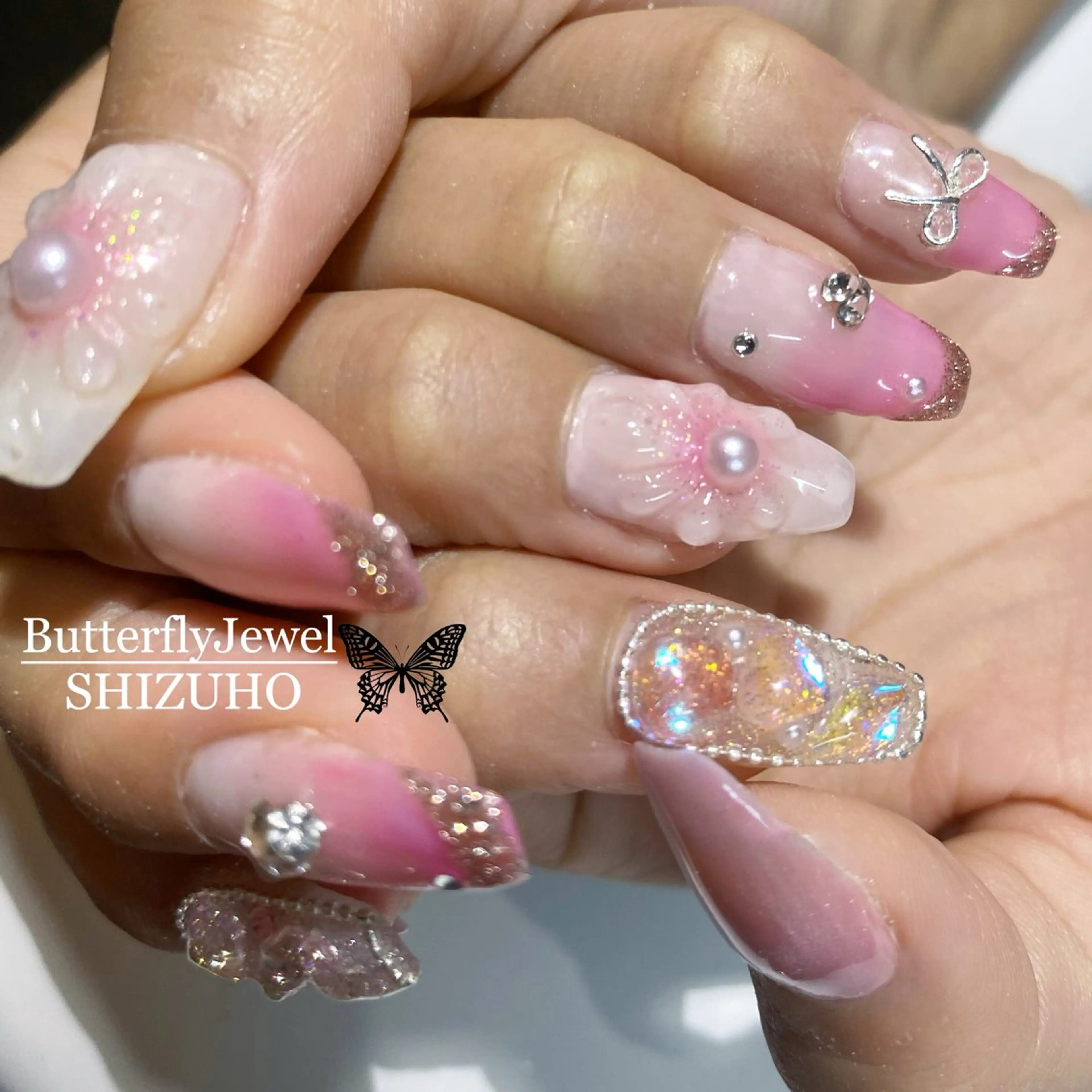 ネイル キラキラネイル ピンク Butterfly Jewel本店のマツエク・マツパデザイン