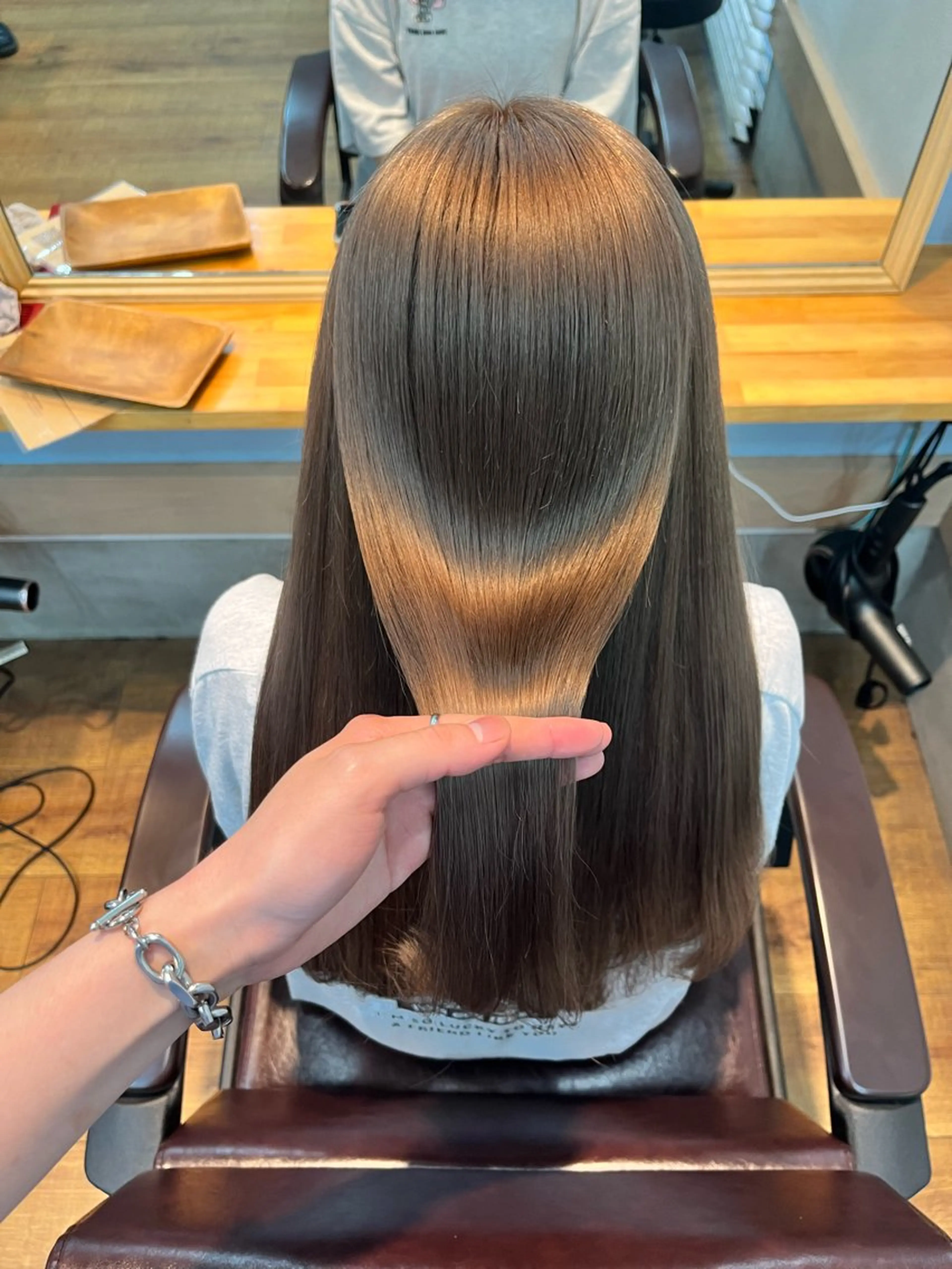 セミロング カラー ダブルカラー インナーカラー 髪質改善 🫧ハイトーン/ ブリーチ🫧白石航汰のヘアスタイル