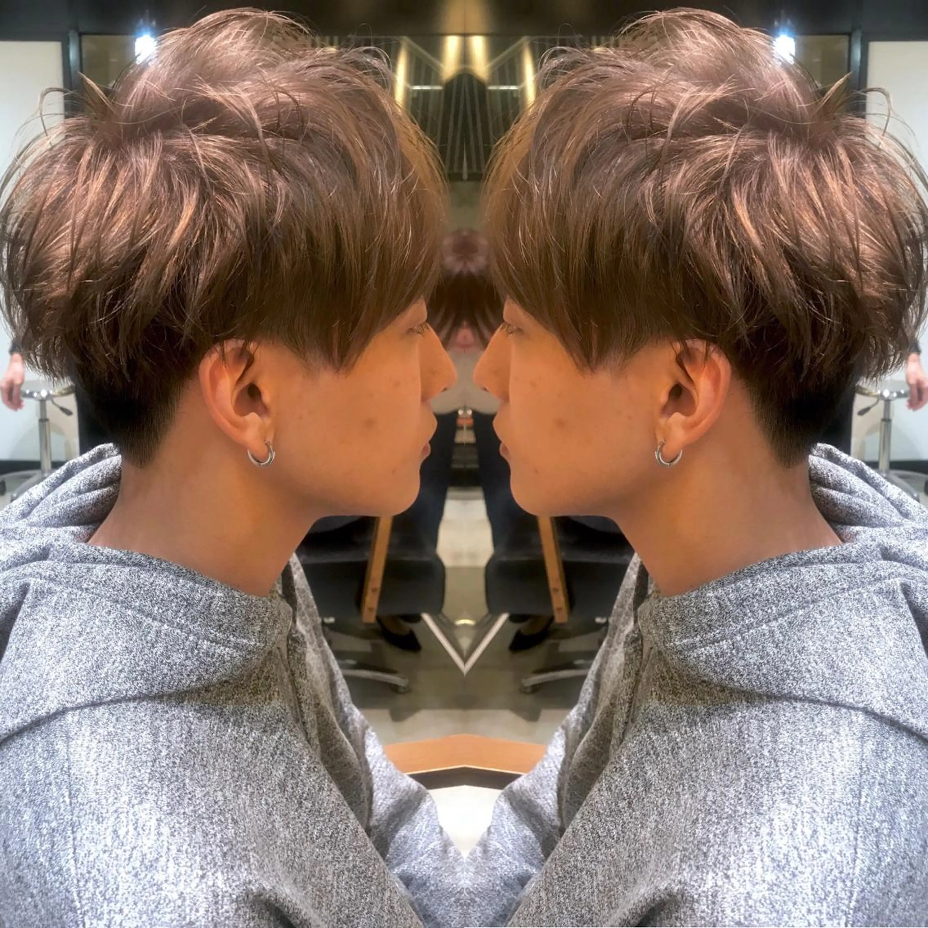 ショート カラー アッシュ シルバー 松村 崇弘のヘアスタイル