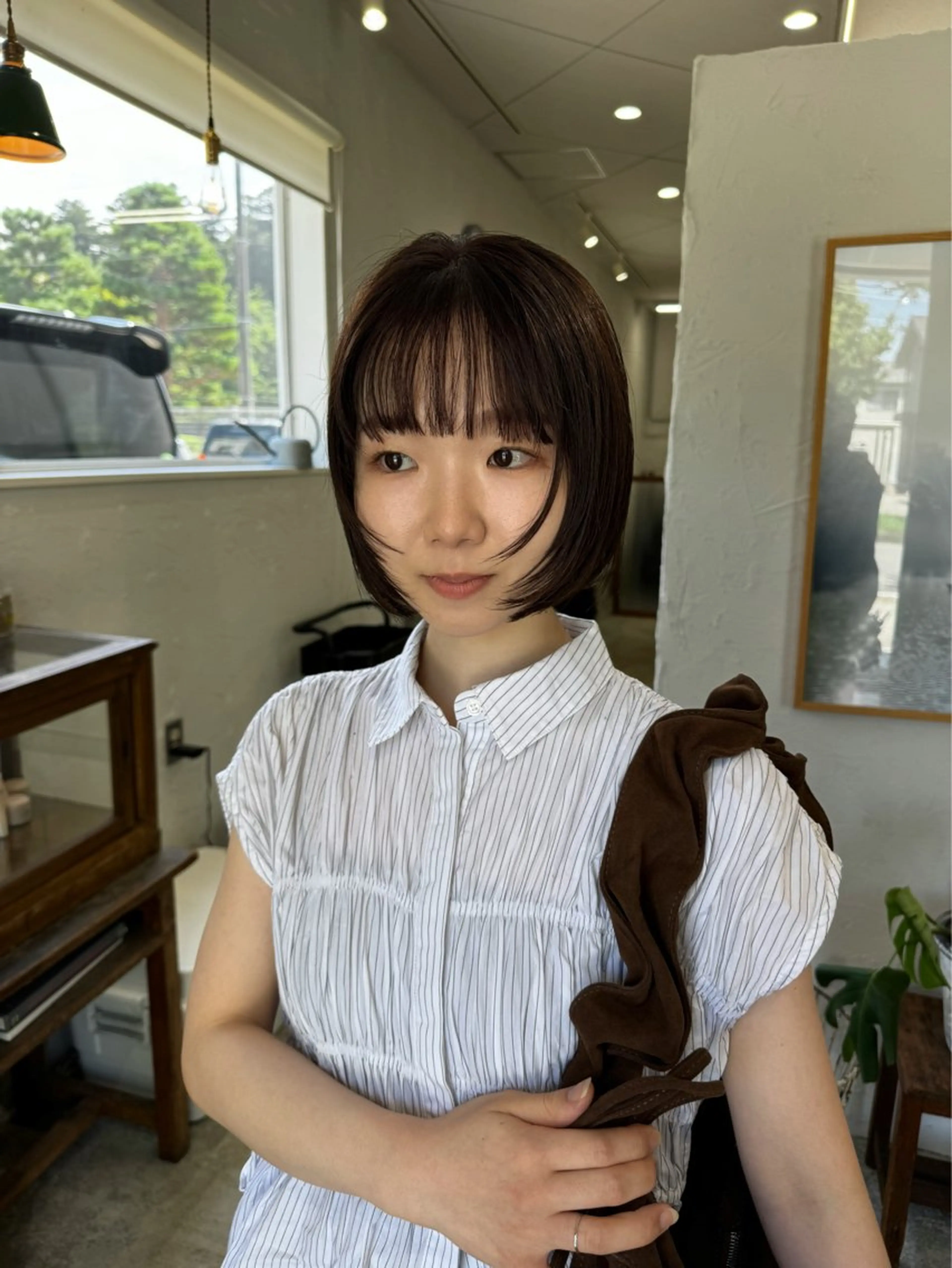 ショート カラー 透明感カラー グレージュ レイヤーカット カット ヘアカラー hair vaton所属・ヤハタ ダイキのヘアスタイル