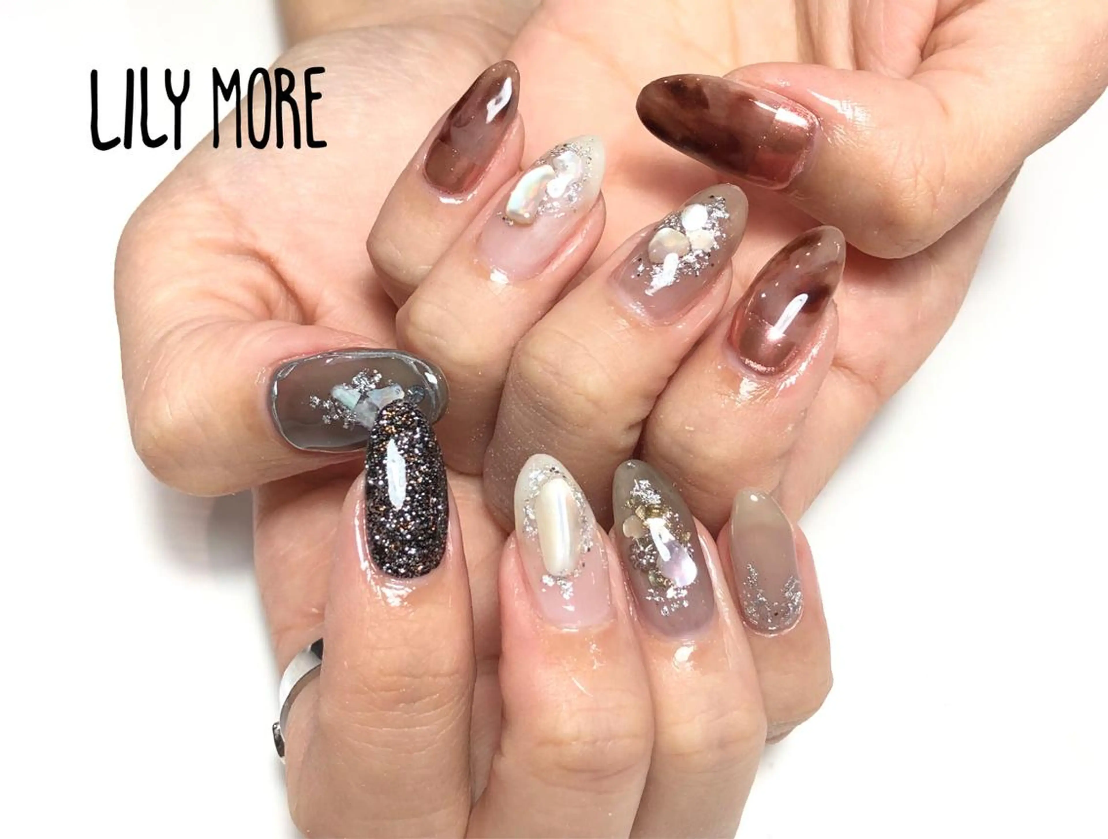 ネイル べっ甲ネイル Lily closetのネイルデザイン