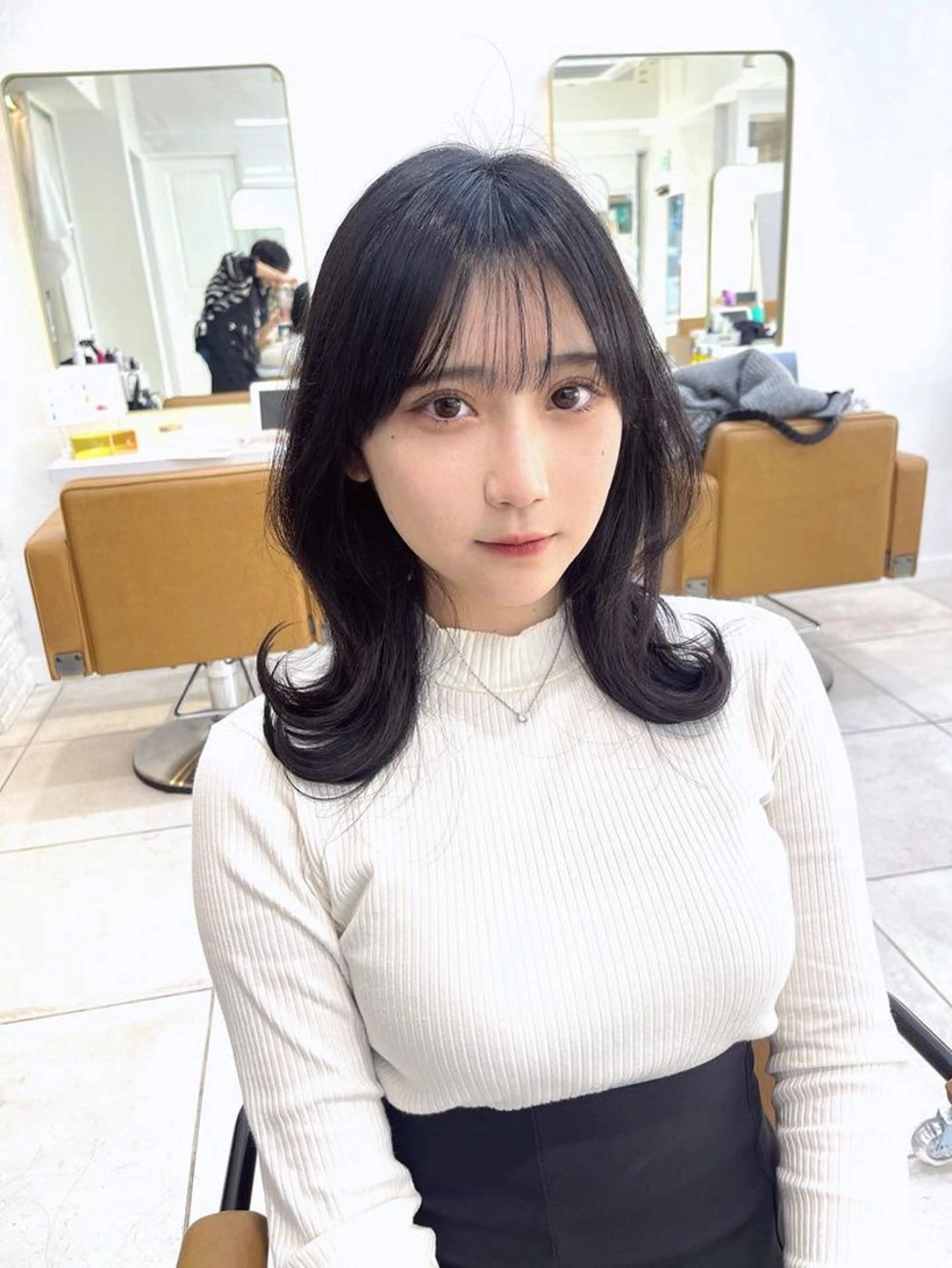 ミディアム 中顔面短縮 顔まわり新田大翔のヘアスタイル