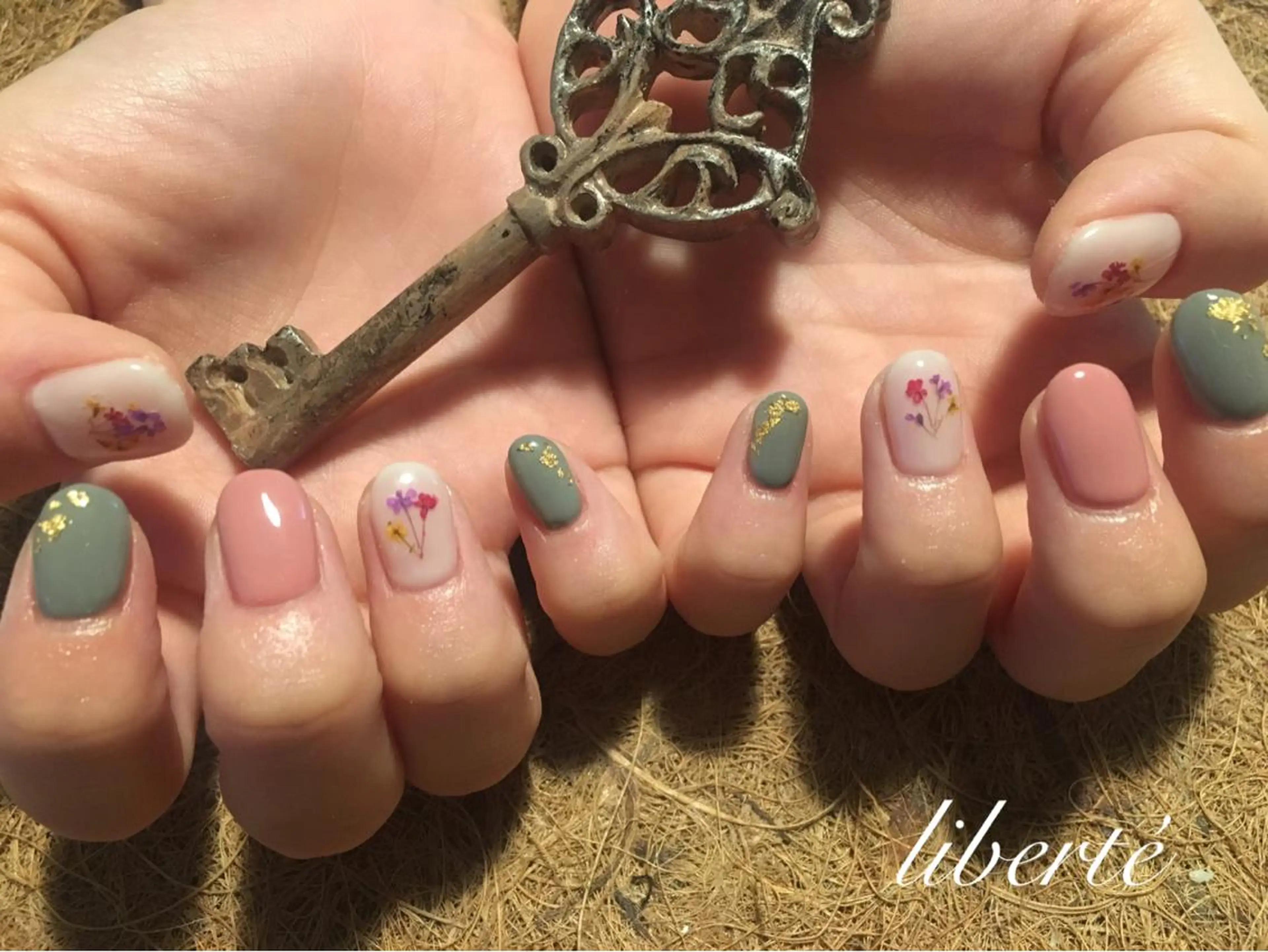 ネイル liberté (リベルテ)のネイルデザイン