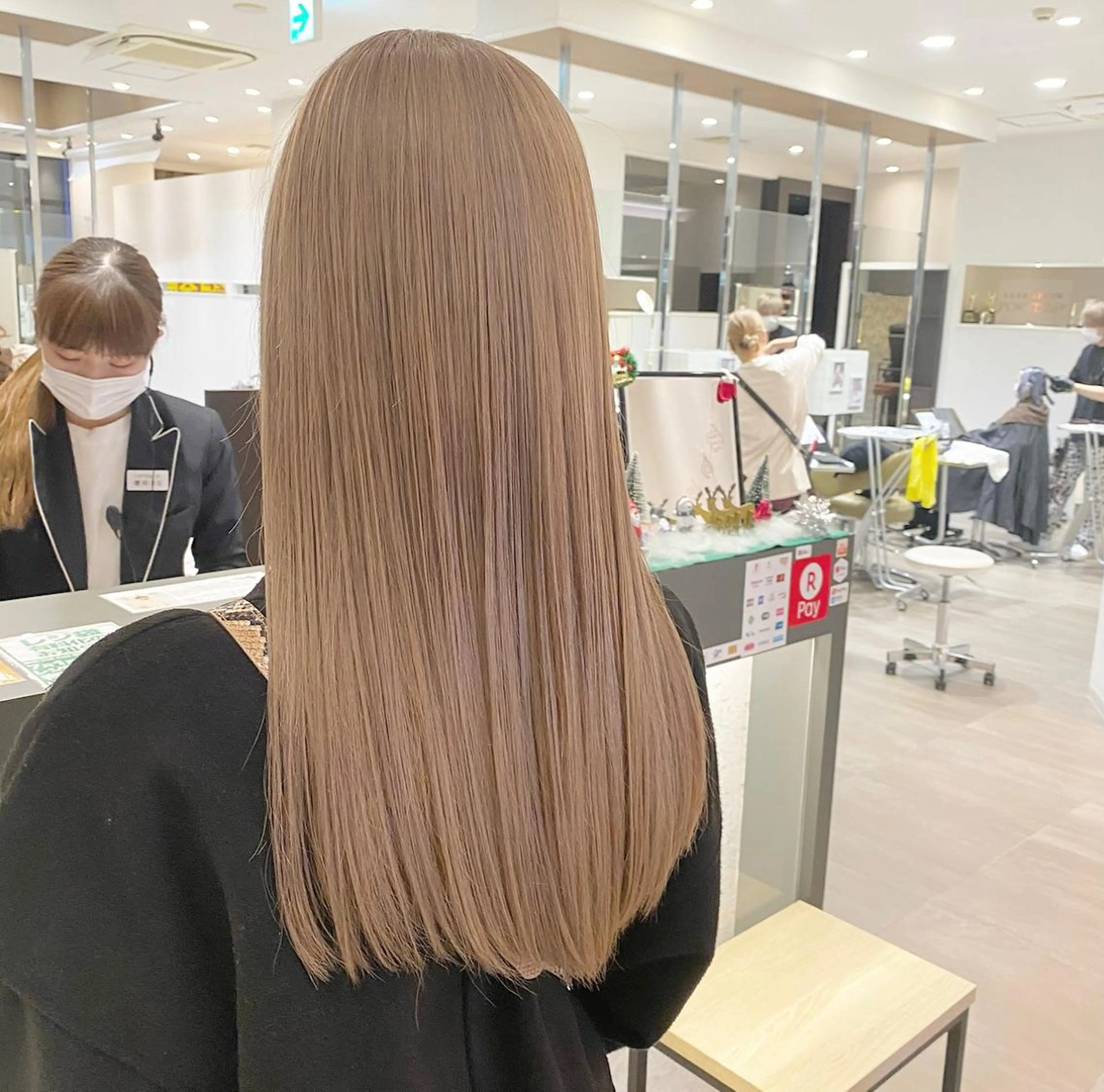 ロング カラー 透明感/ベージュ/ 艶髪/ボブ🫧門脇由のヘアスタイル