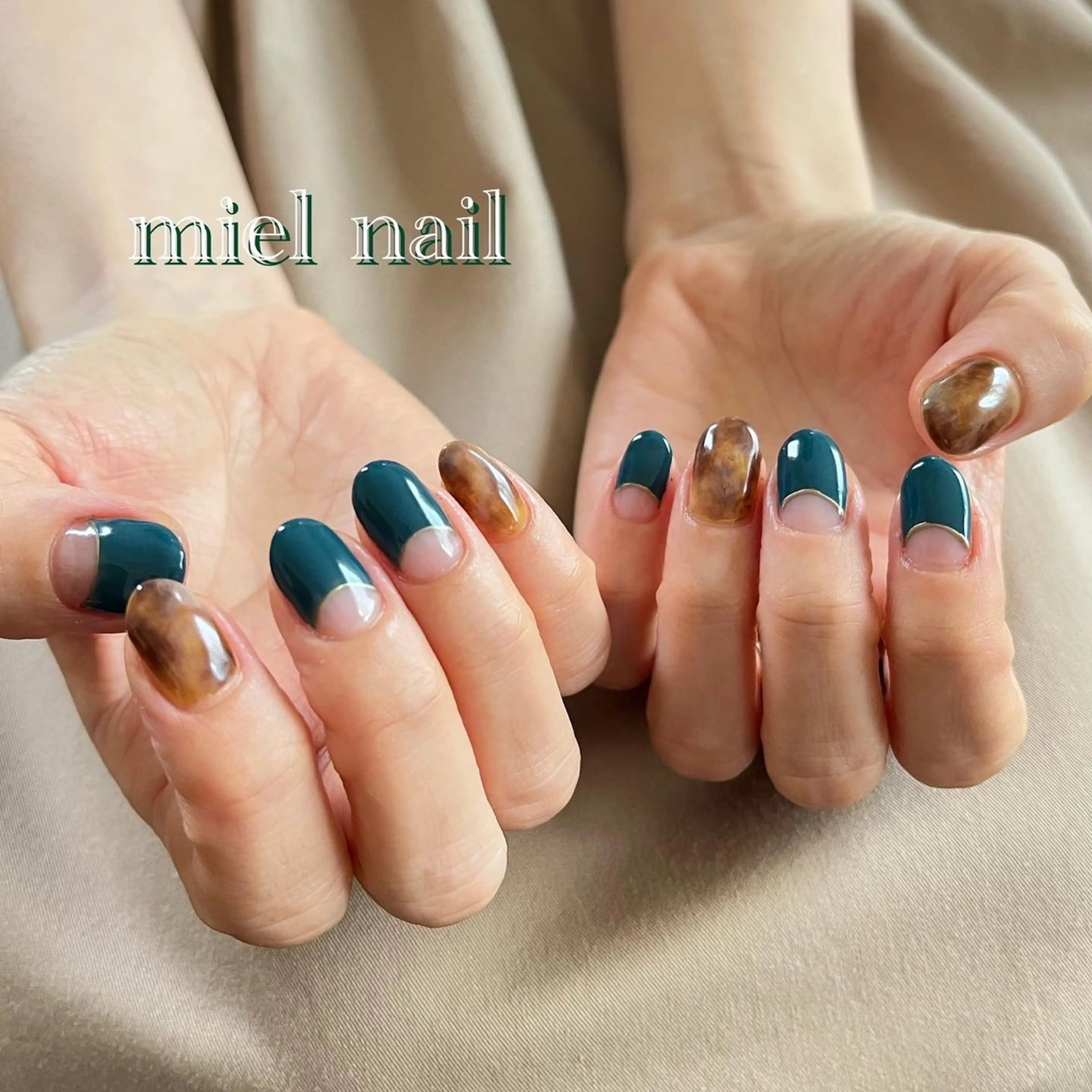 ネイル べっ甲ネイル ゴールド グリーン 冬ネイル ハンドネイル miel nailのネイルデザイン