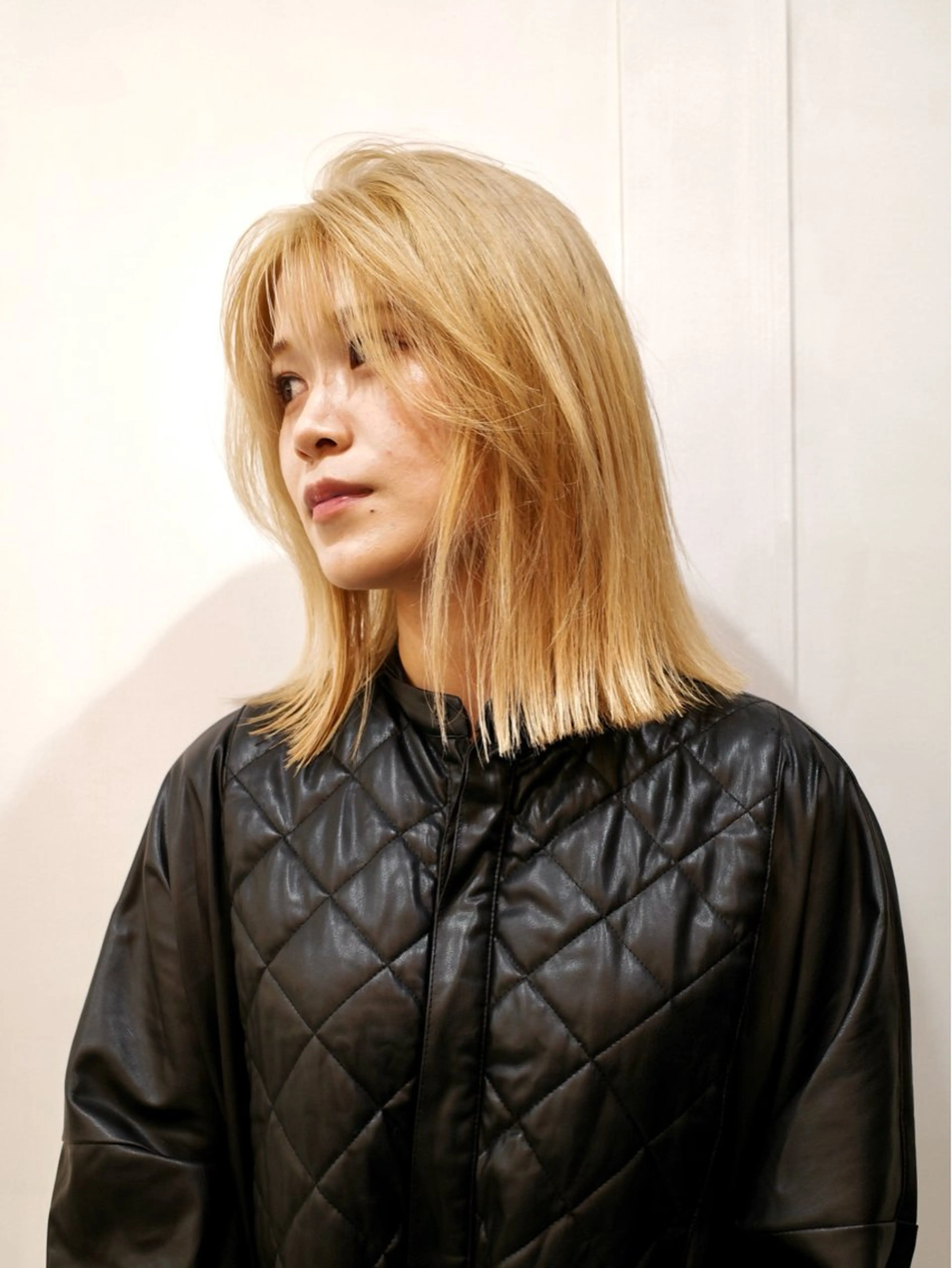 ミディアム 切りっぱなしボブ ボブ カット ヘアカラー トリートメント ハイトーン/レイヤー /ウルフ⭐️永田⭐️のヘアスタイル