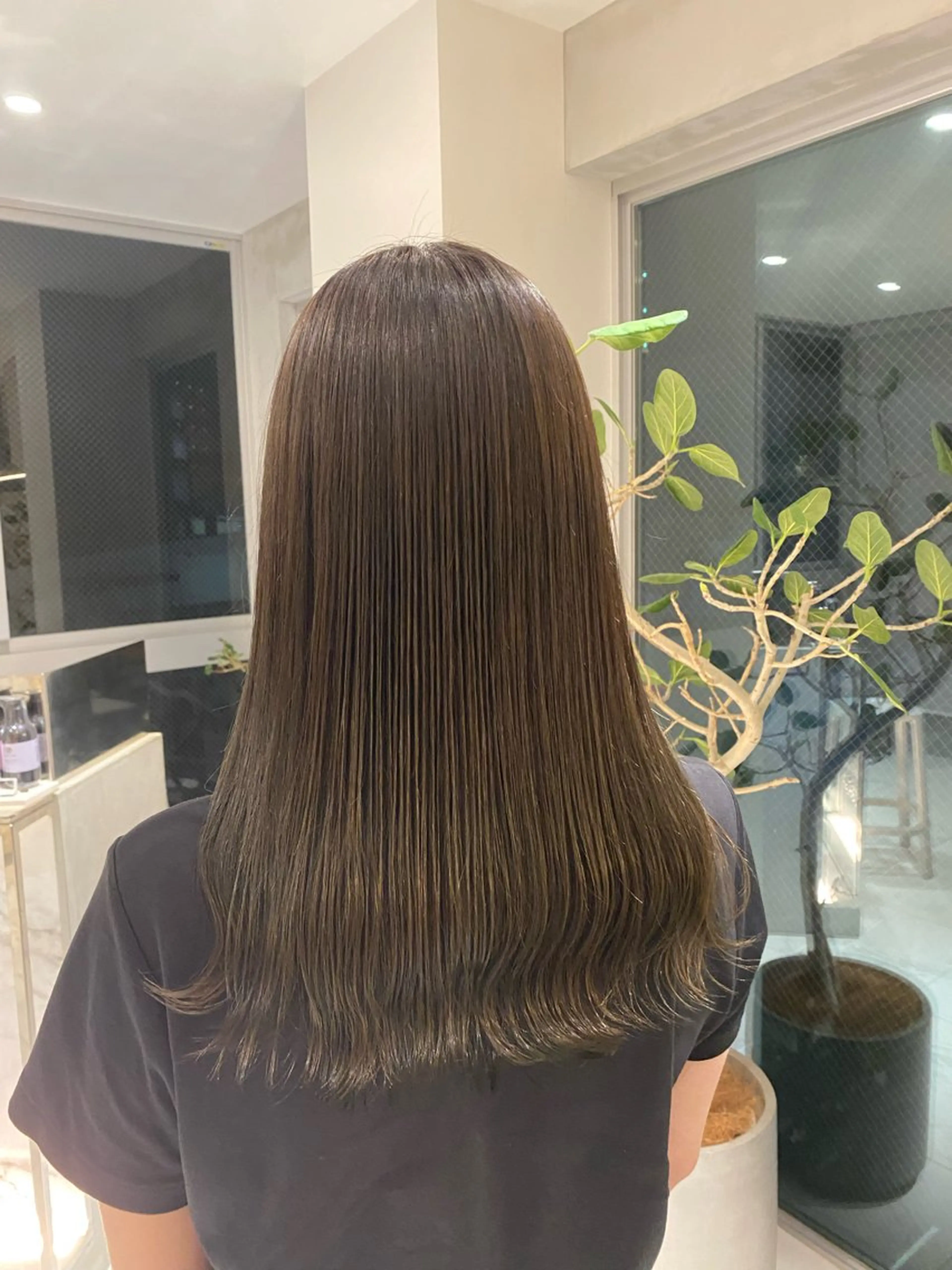 ロング kou🌥️レイヤー /艶カラーのヘアスタイル