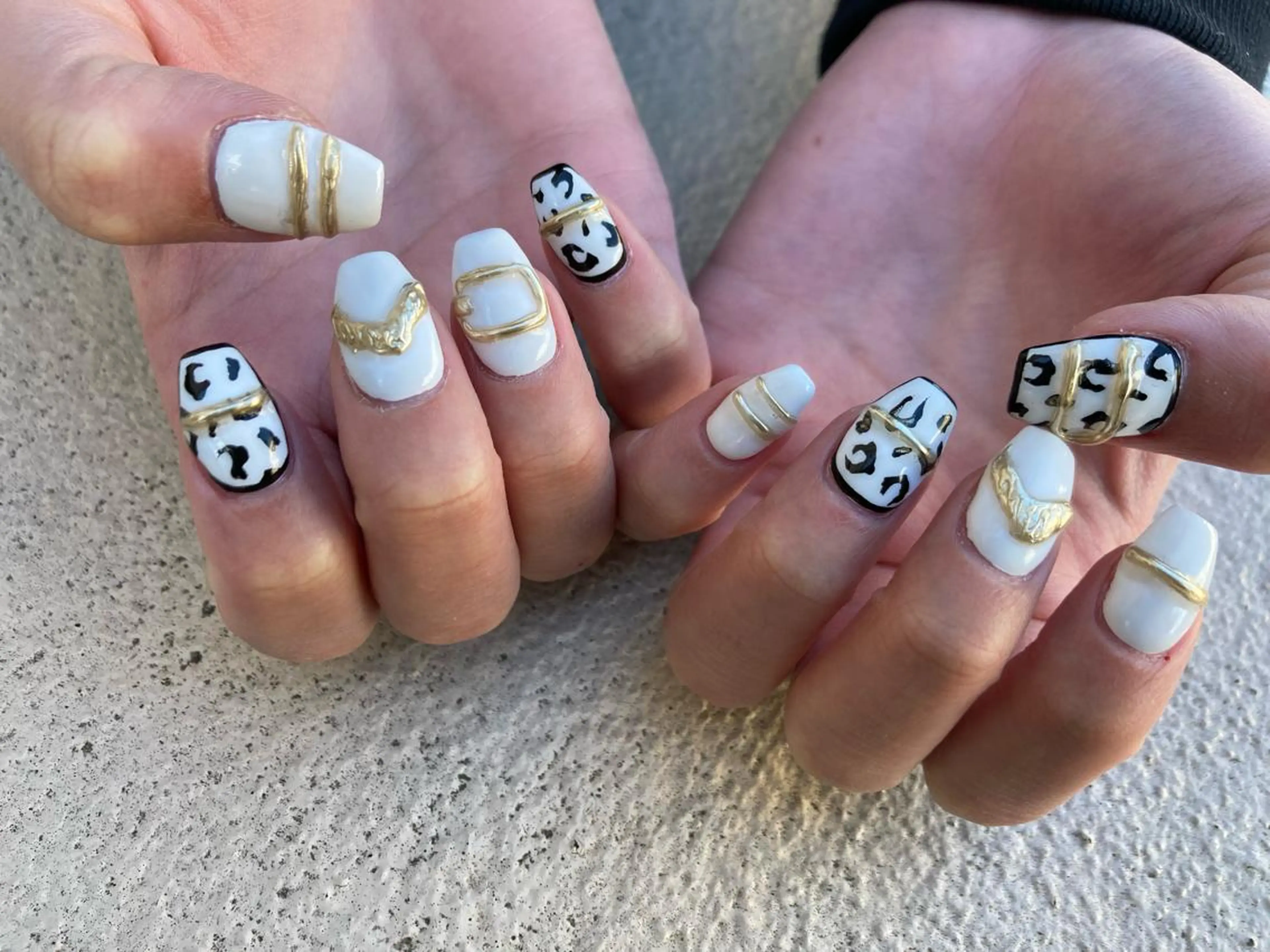 ミディアム ネイル ハンドネイル フットネイル ✴︎ Delightのネイルデザイン