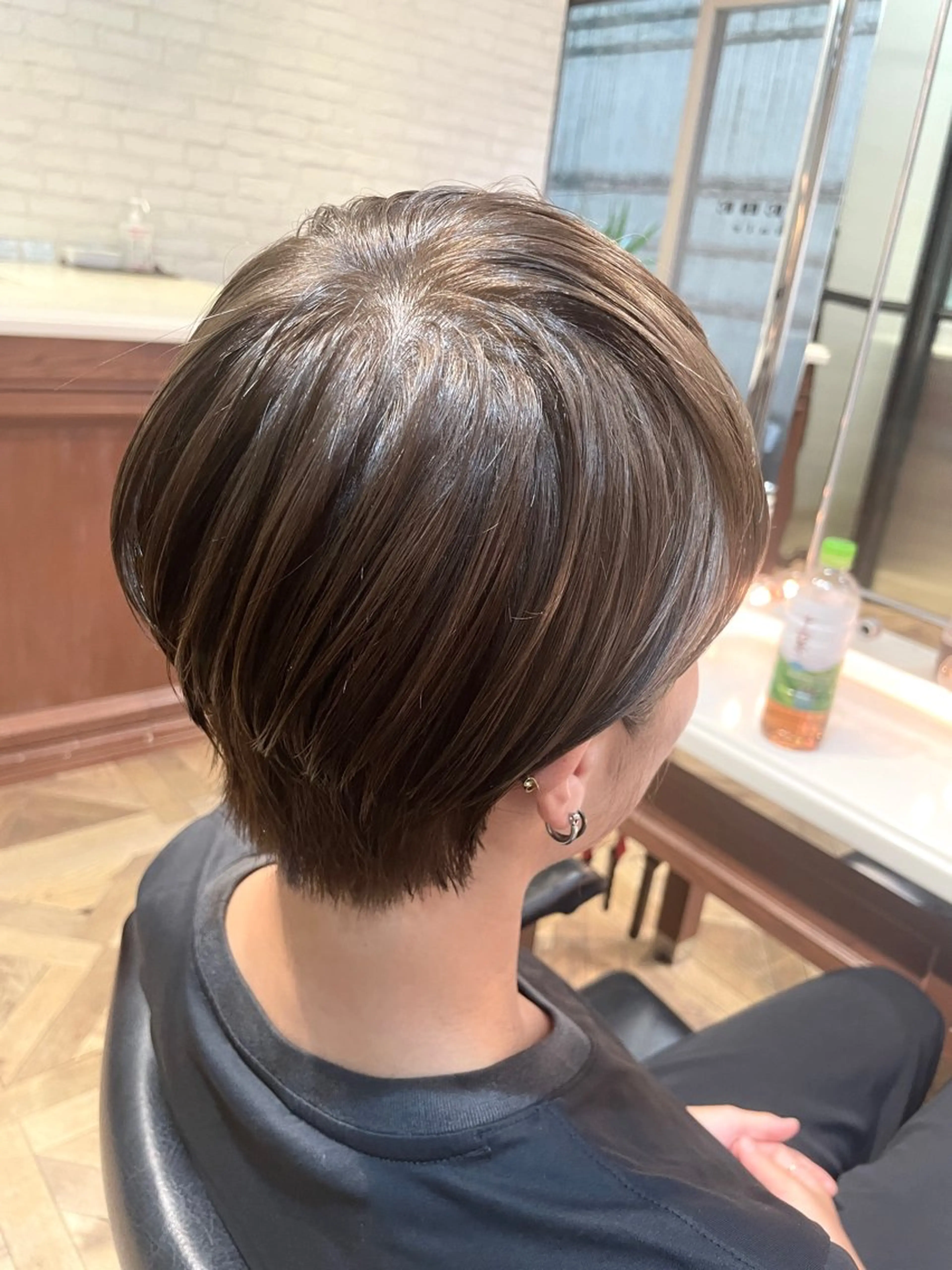 ショート カラー ショートレイヤー レイヤーカット ショートヘア カット ヘアカラー トリートメント BEBE所属・ご新規様限定 透明感カラーKANAのヘアスタイル