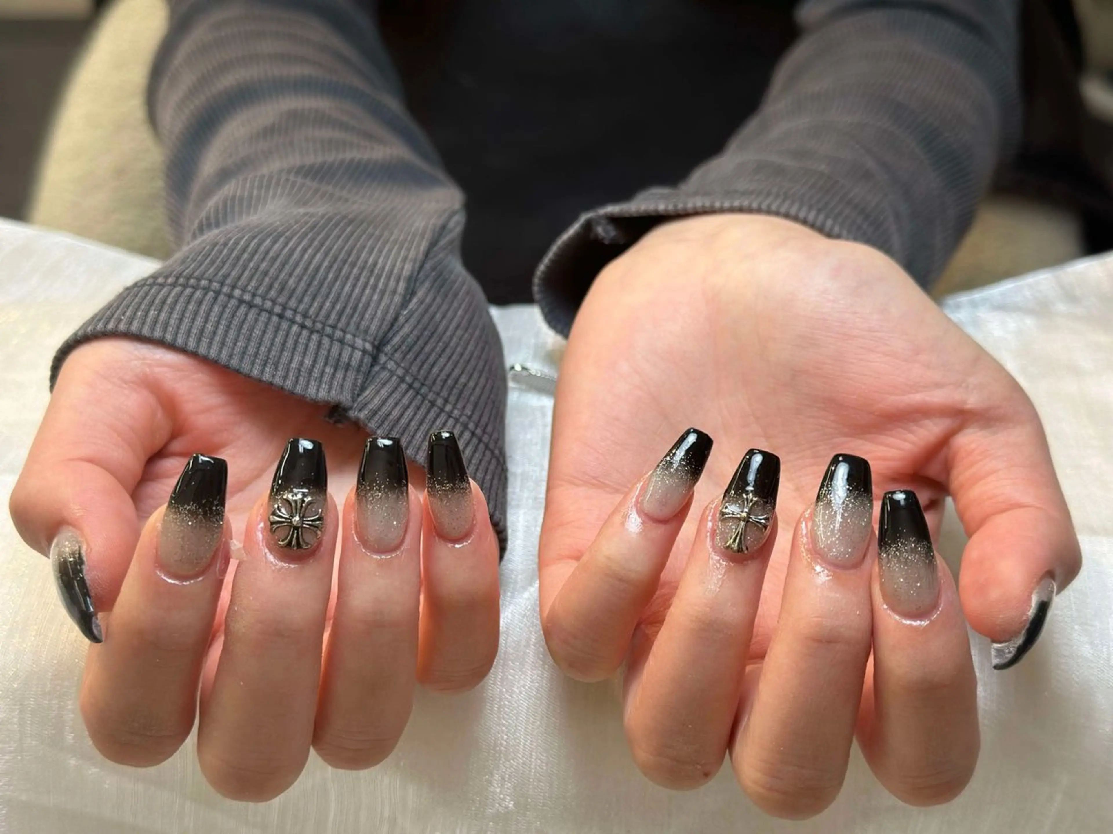 ネイル グラデーション キラキラネイル ワンカラーネイル 冬ネイル Nie Nail Shinokuboのネイルデザイン