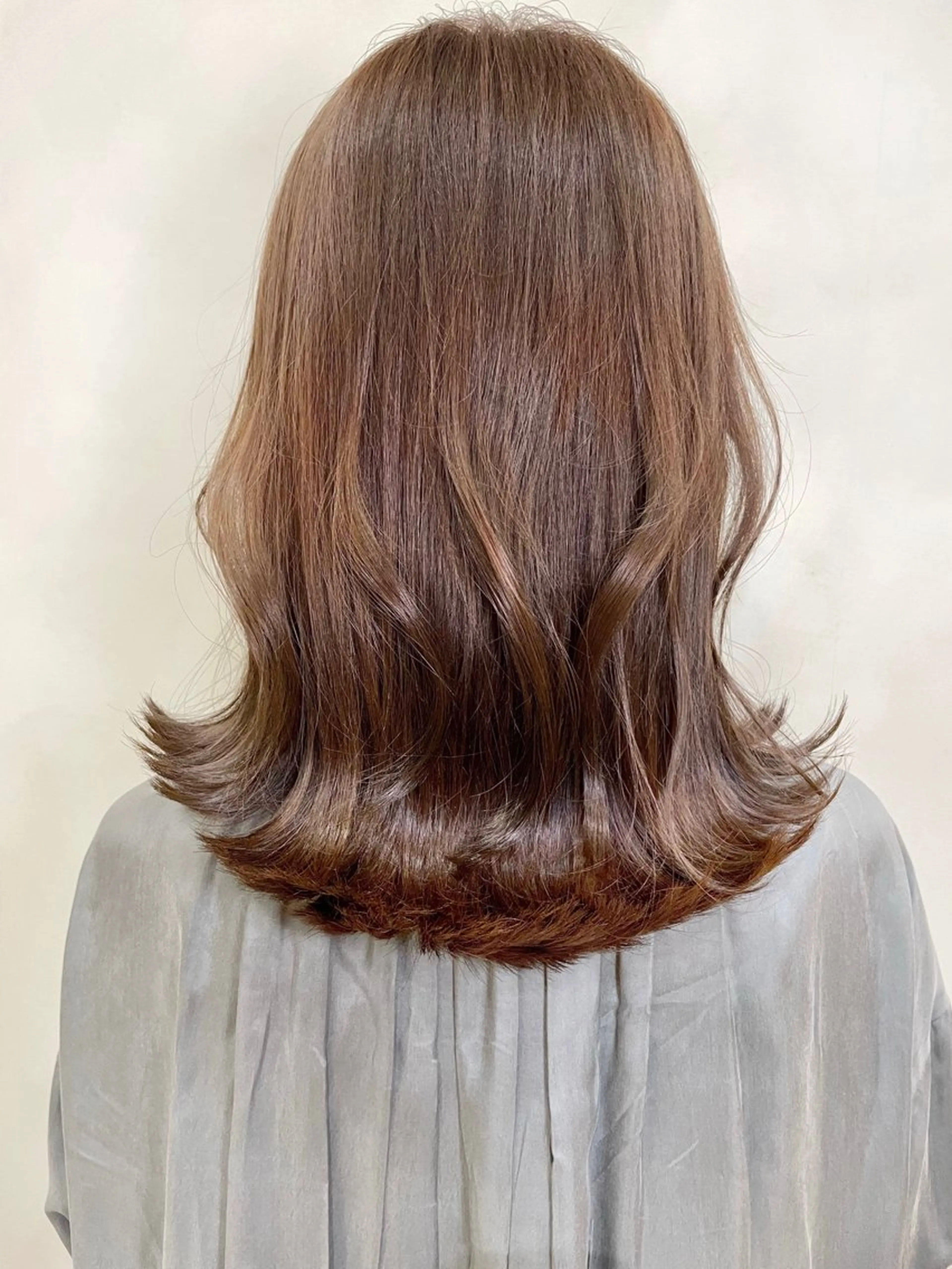 ミディアム 艶髪／透け感カラー ／ＲＹＯのヘアスタイル