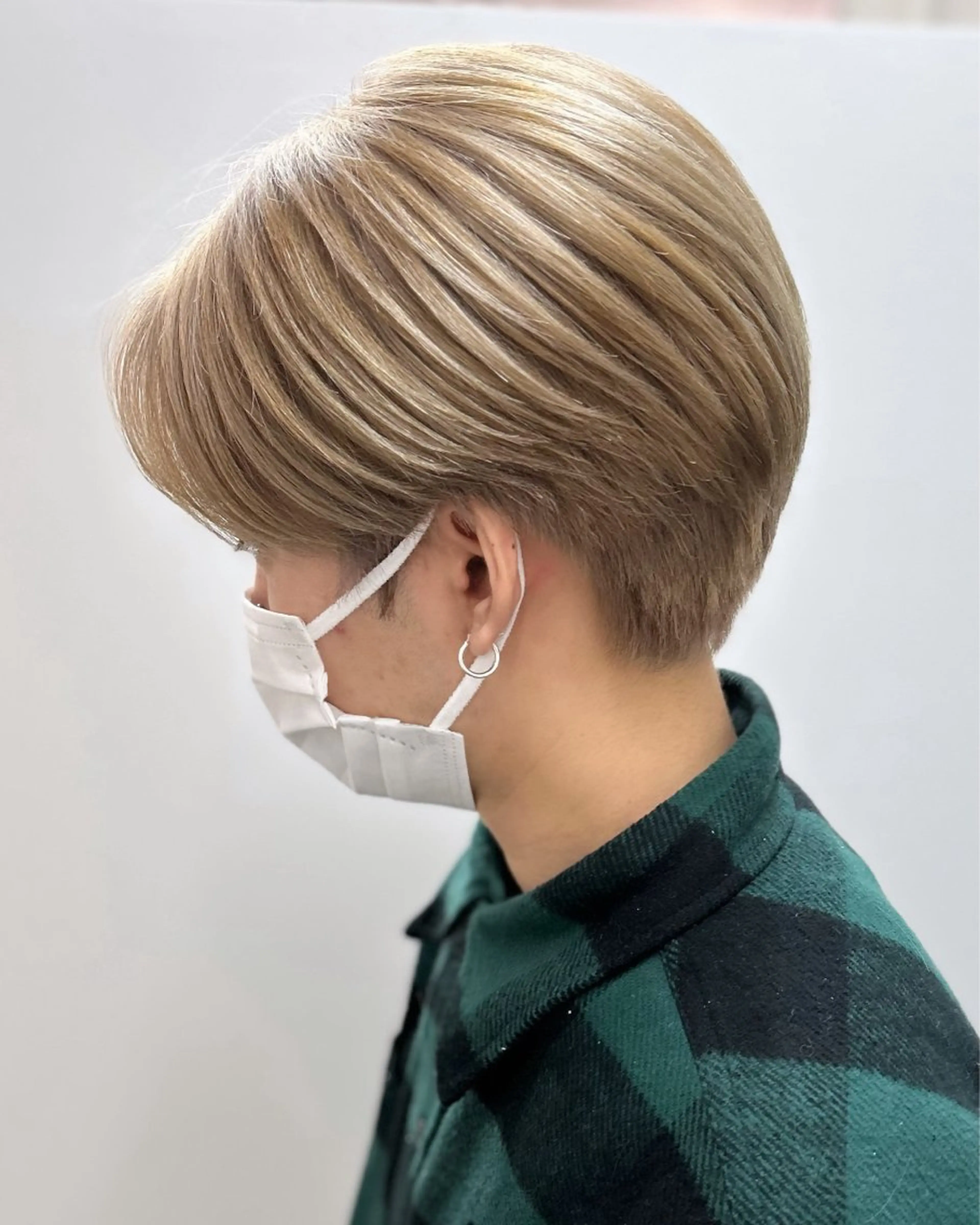 ショート カラー メンズ メンズハイトーン マッシュ メンズショート ハイトーンカラー ショートヘア カット ヘアカラー トリートメント OKADA/メンズ /カット/眉/縮毛のヘアスタイル