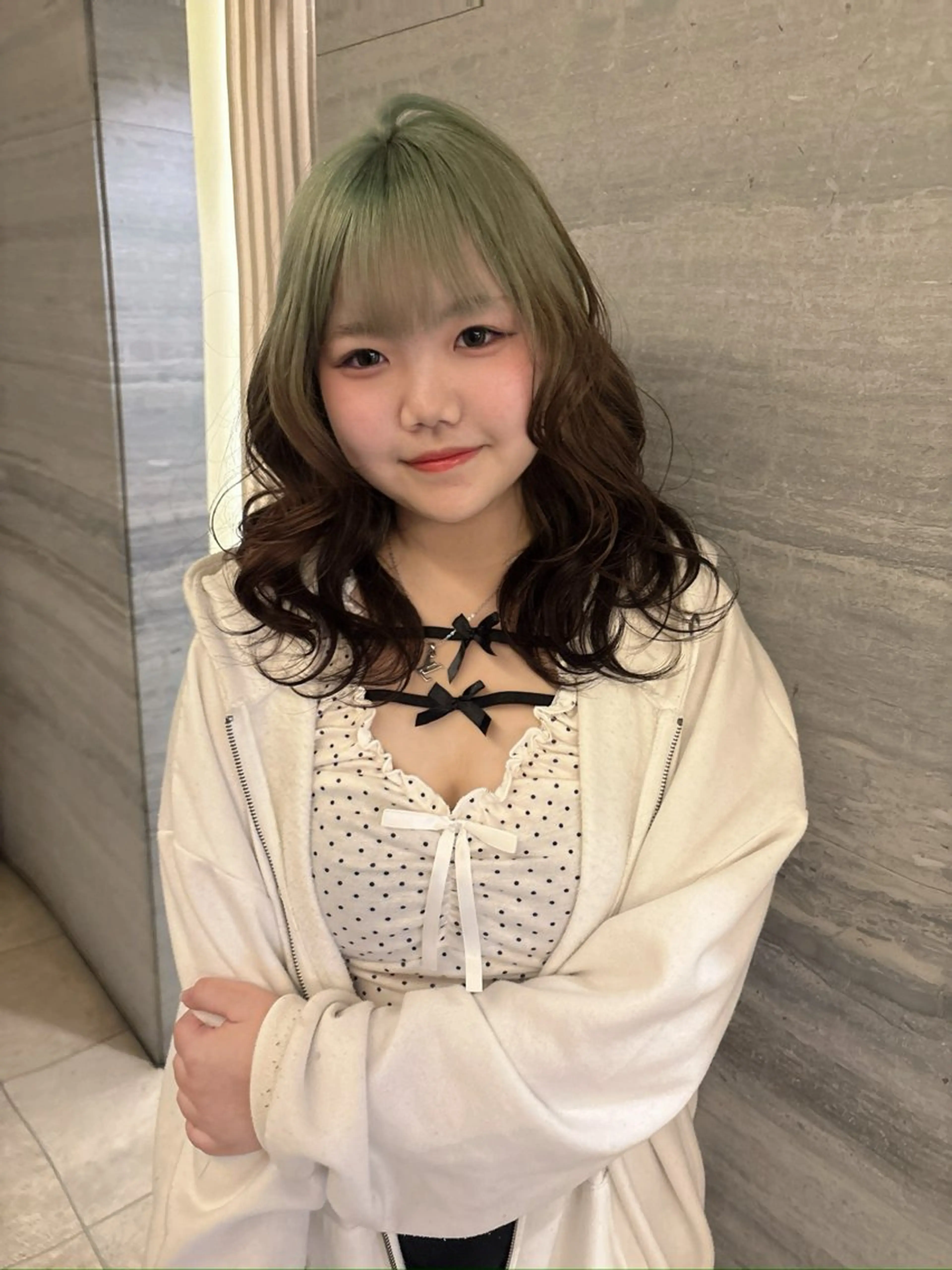 ミディアム カラー ブリーチ デザインカラー ヘアカラー ミウ/デザインカラー /ハイトーン/栄のヘアスタイル