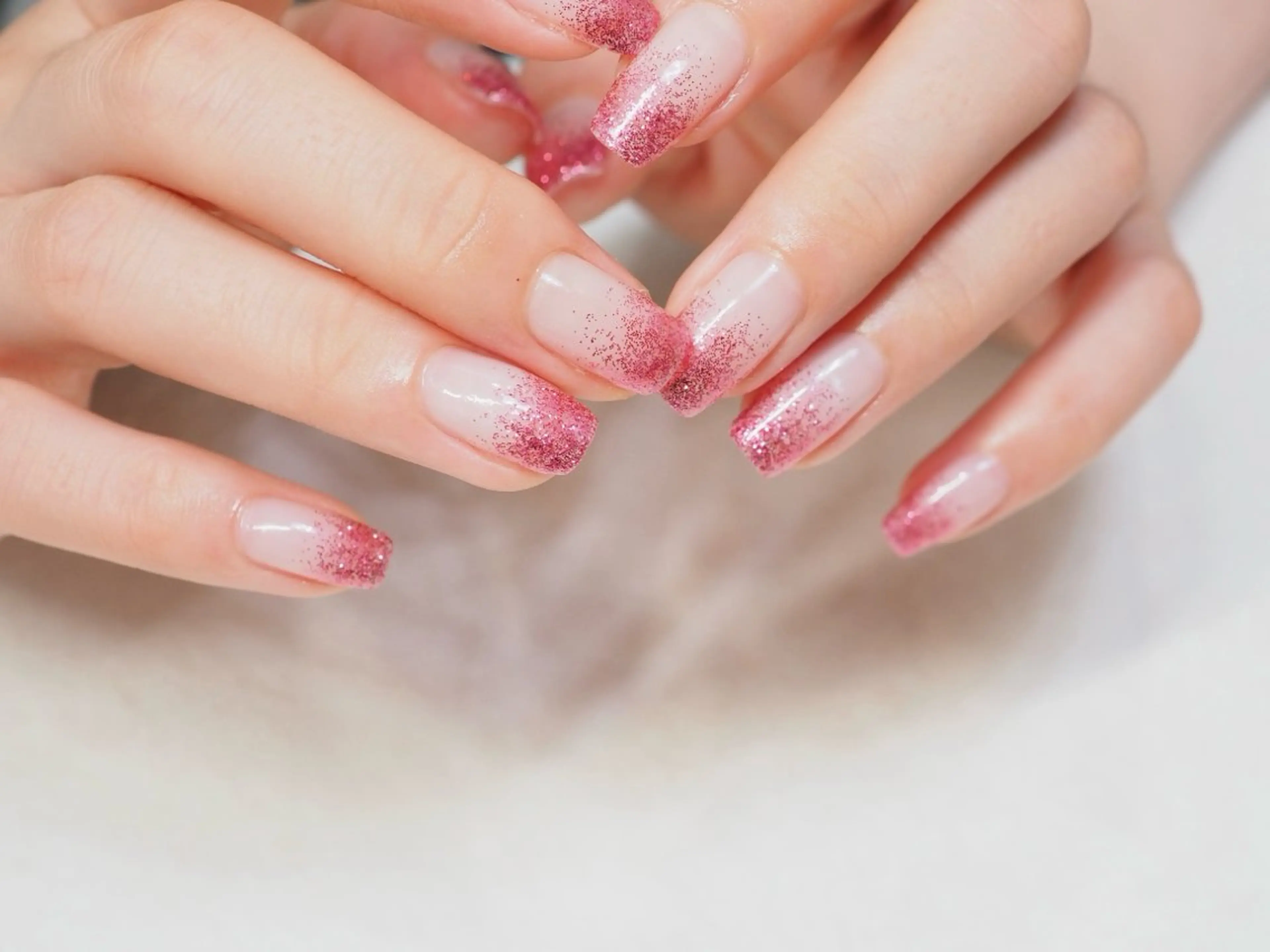 ネイル グラデーション ラメ(グリッター) ラメグラデーション ハンドネイル CHICnail🪽 /目黒/パラジェルのネイルデザイン