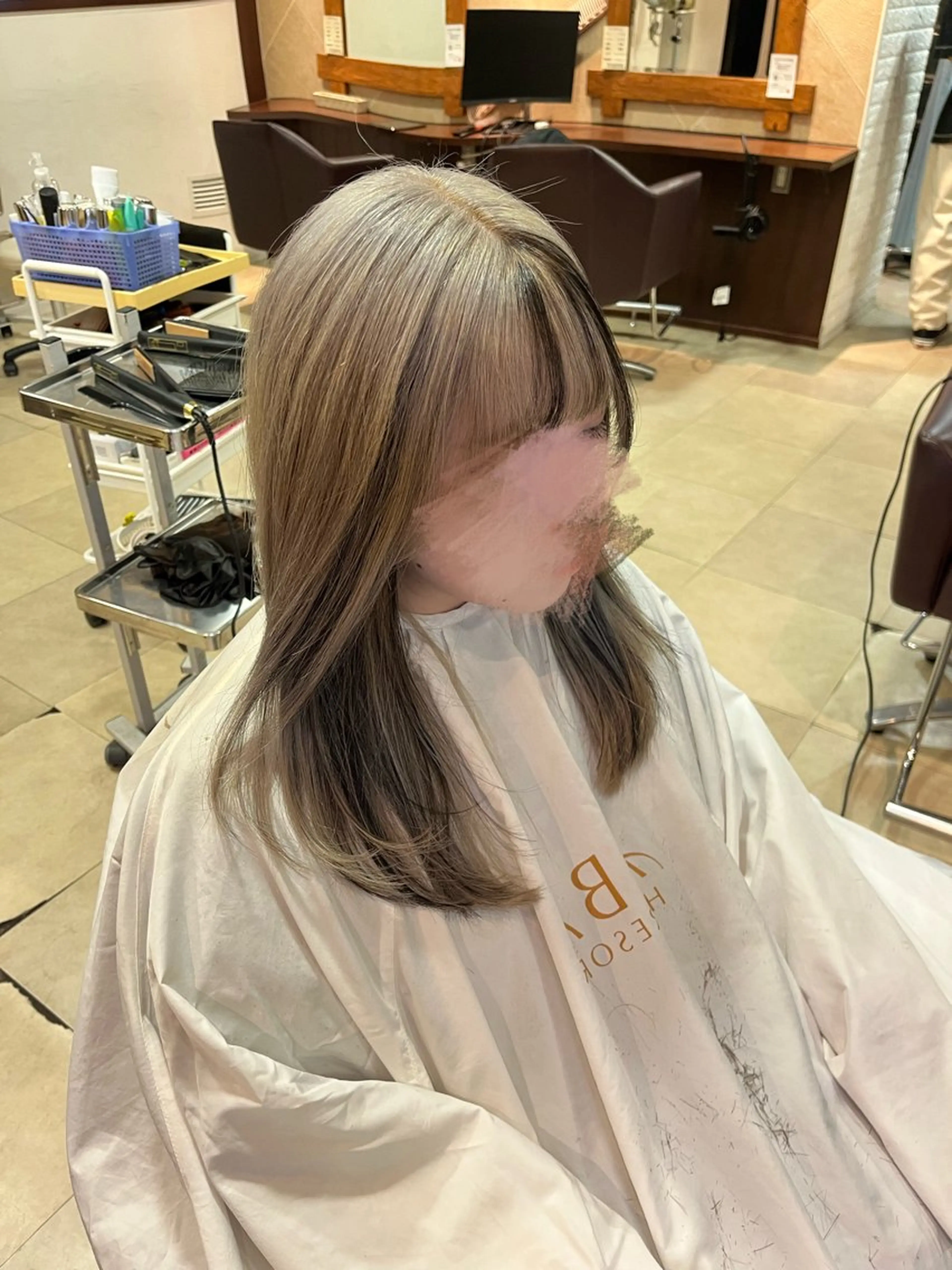セミロング カラー ダブルカラー ハイライトカラー ハイライト カット ヘアカラー トリートメント カットが上手い 💇‍♂🌸サク🌸のヘアスタイル
