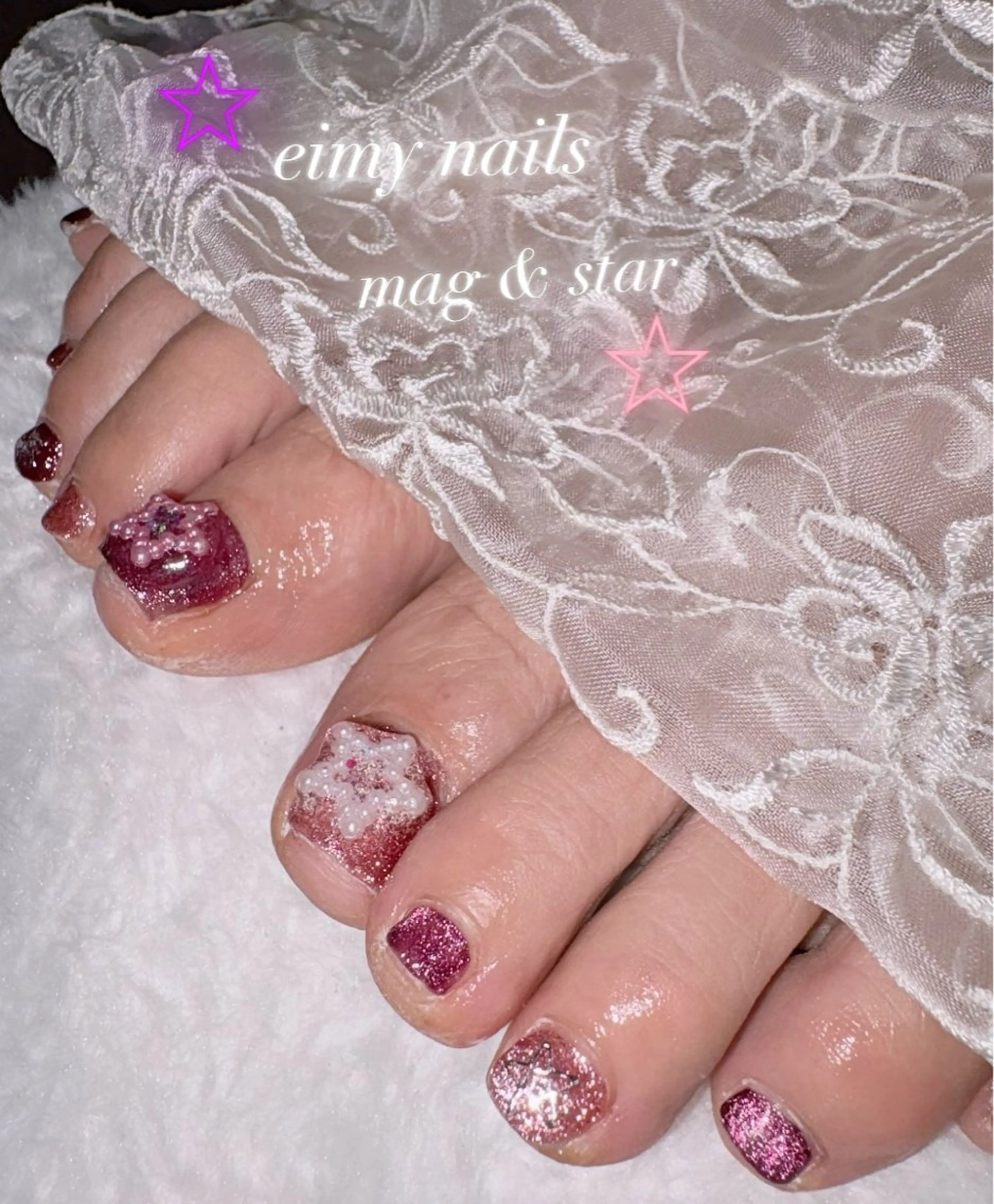 ネイル フットネイル キラキラネイル マグネットネイル マグネットワンカラー ワンカラーネイル フットネイル 🤍eimy nails🤍所属・eimy nails♡のネイルデザイン