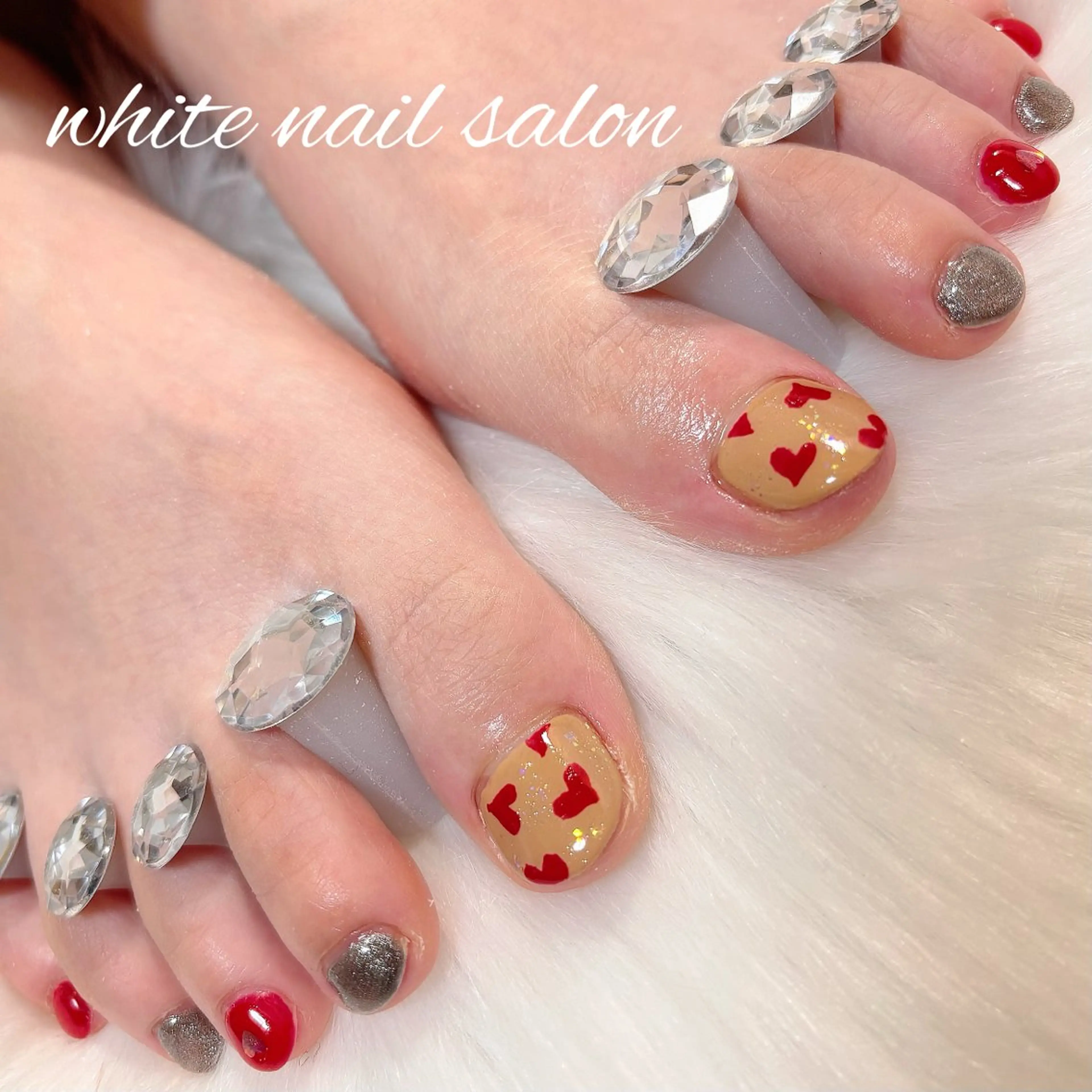 ネイル フットネイル ラメ(グリッター) フットネイル white nail salonのネイルデザイン
