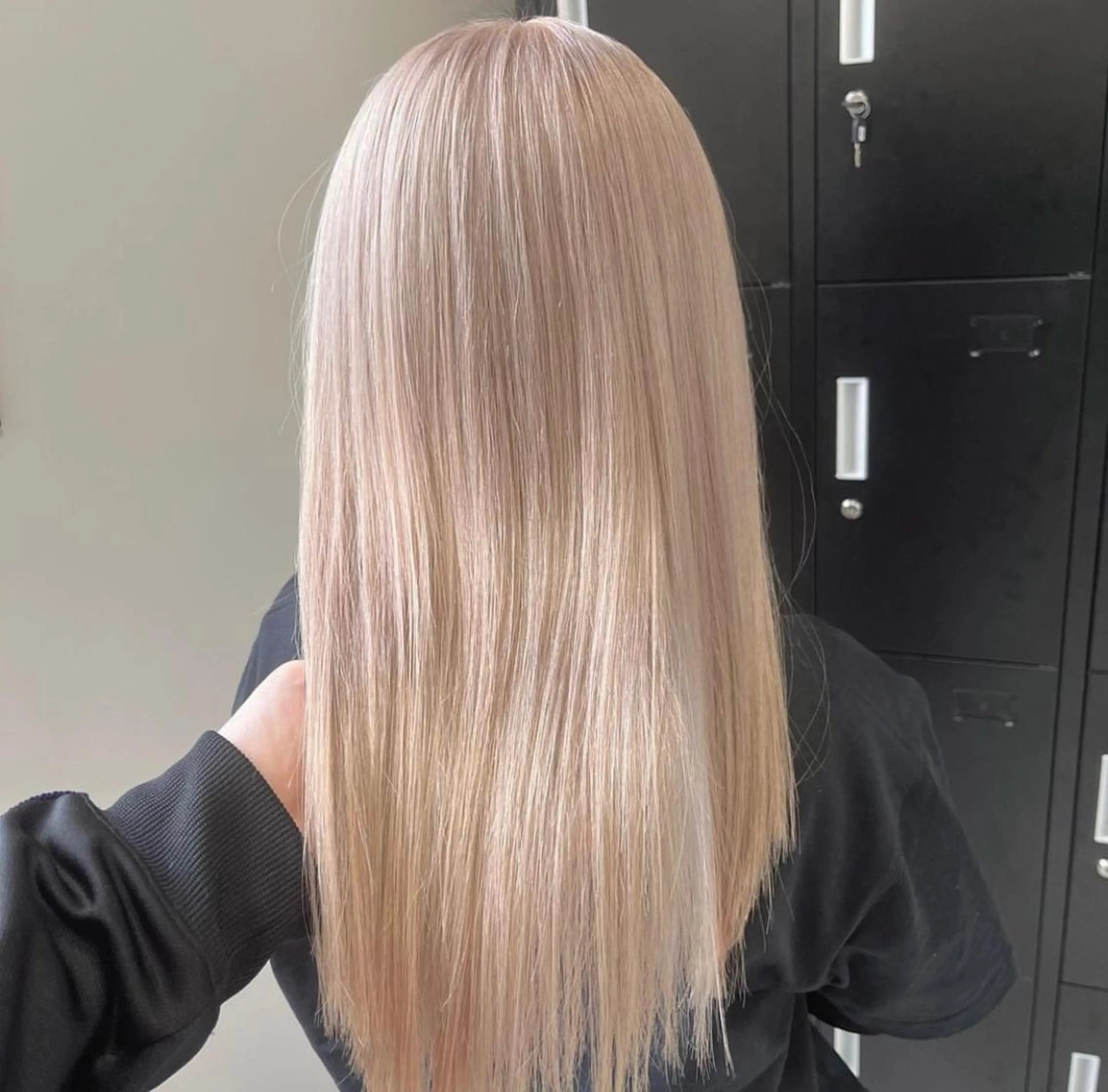 ロング PELE WAKAのヘアスタイル