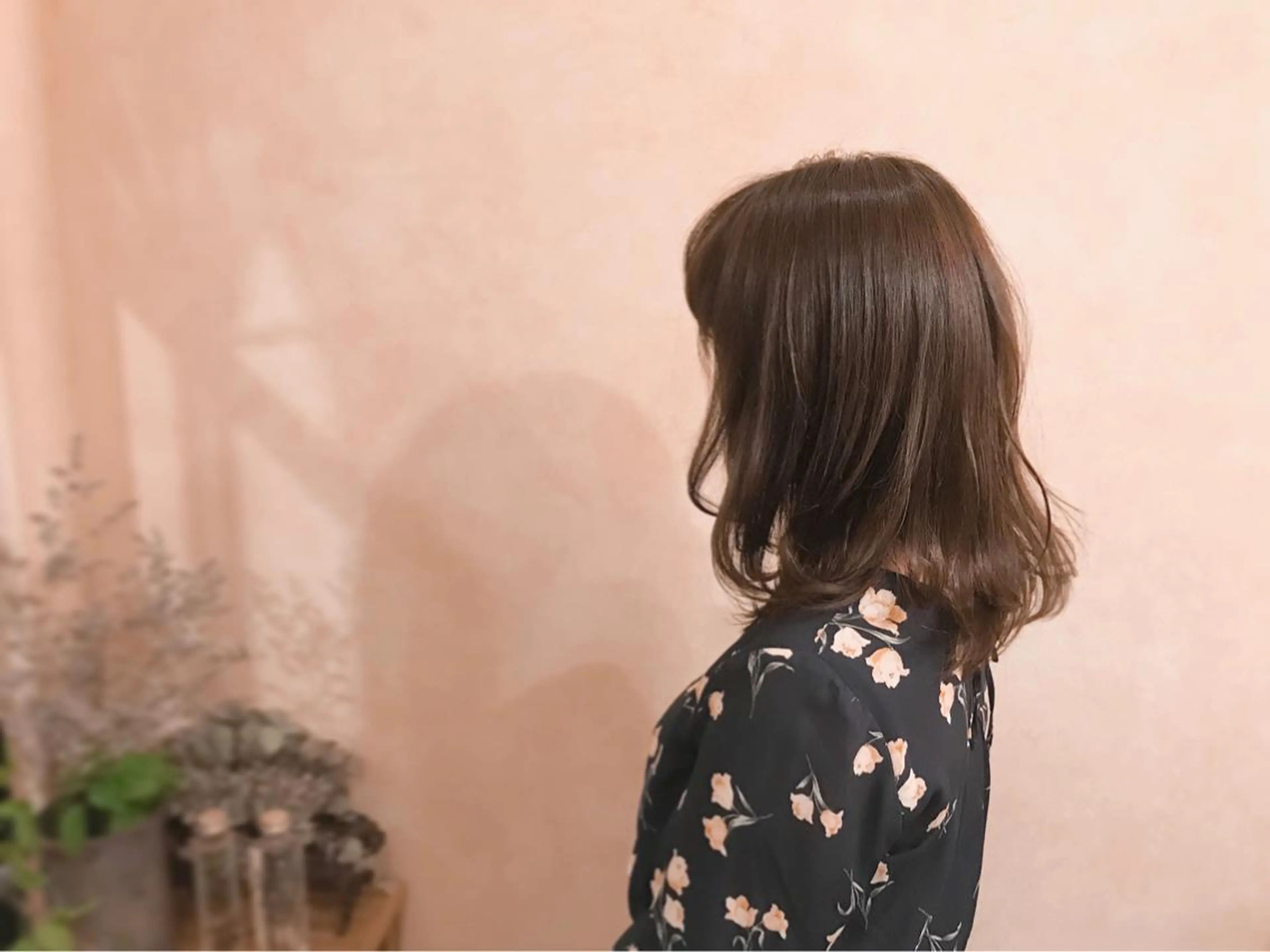 ミディアム カラー グレージュ ピンクカラー 前田 敬太のヘアスタイル