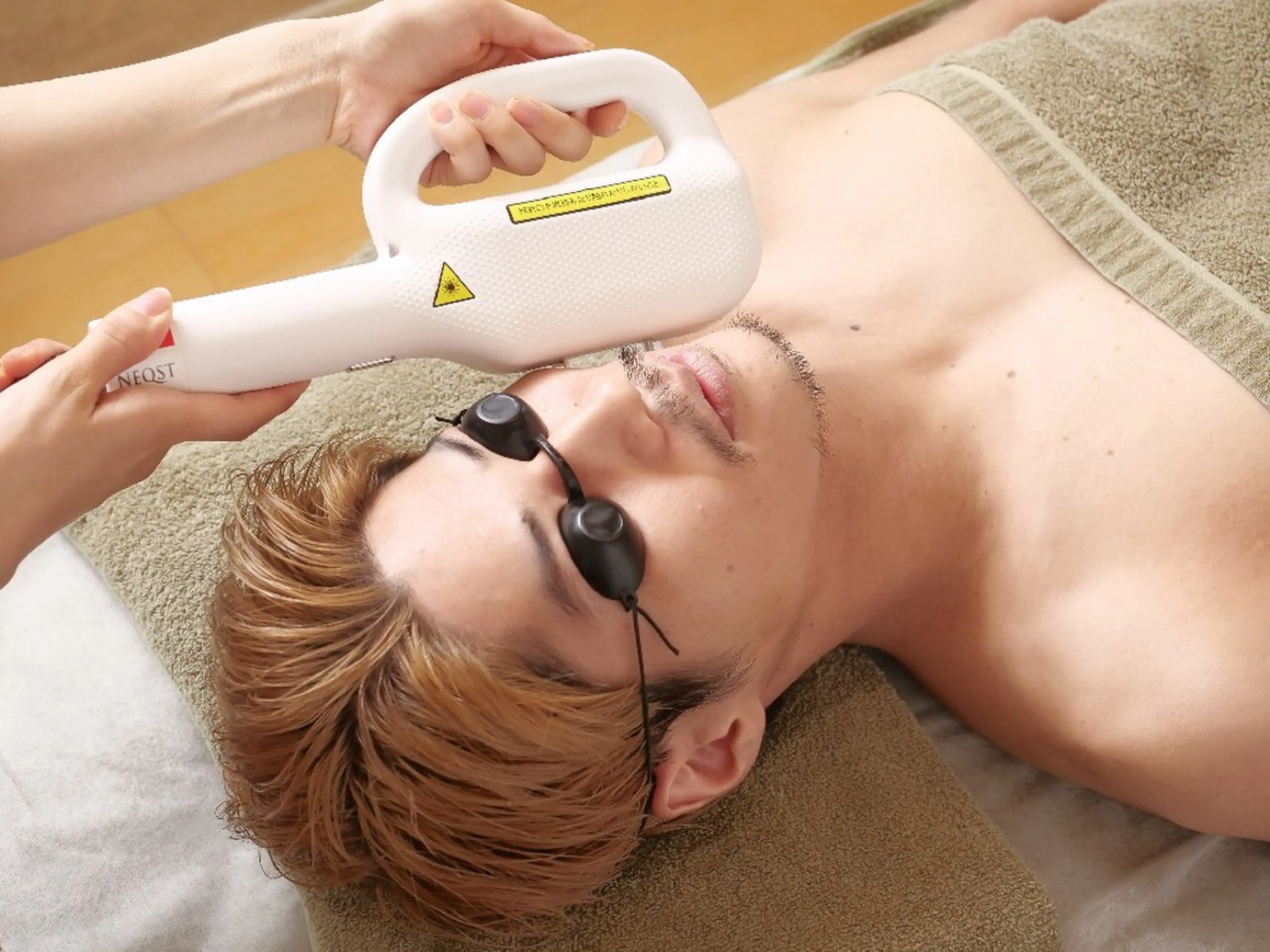 顔(ヒゲ)　なかなか薄くならないヒゲのお悩みに！　化粧ノリもアップ！お顔の美肌脱毛✩の写真