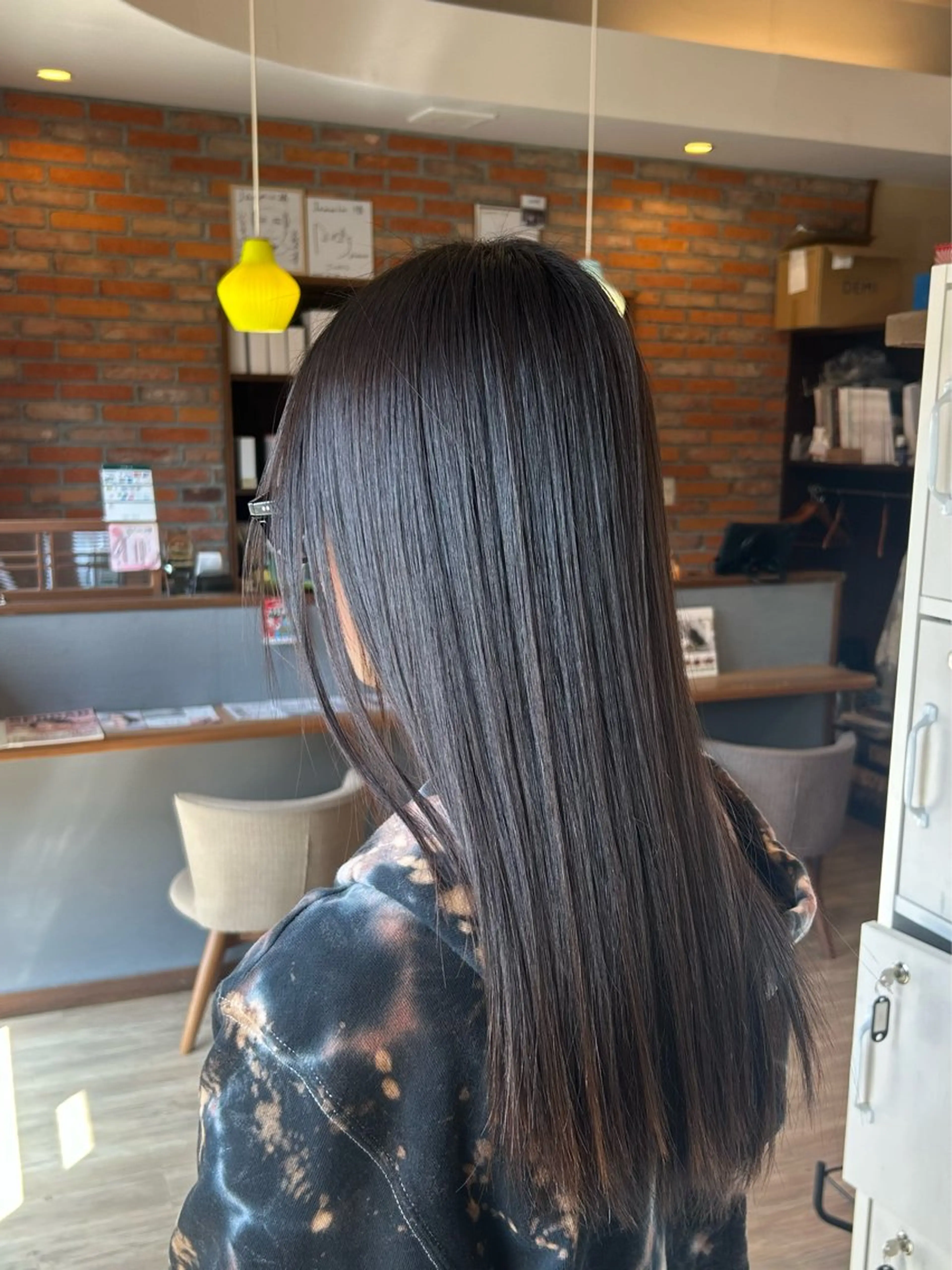 セミロング トリートメント jammin / 岡村 亜胡のヘアスタイル