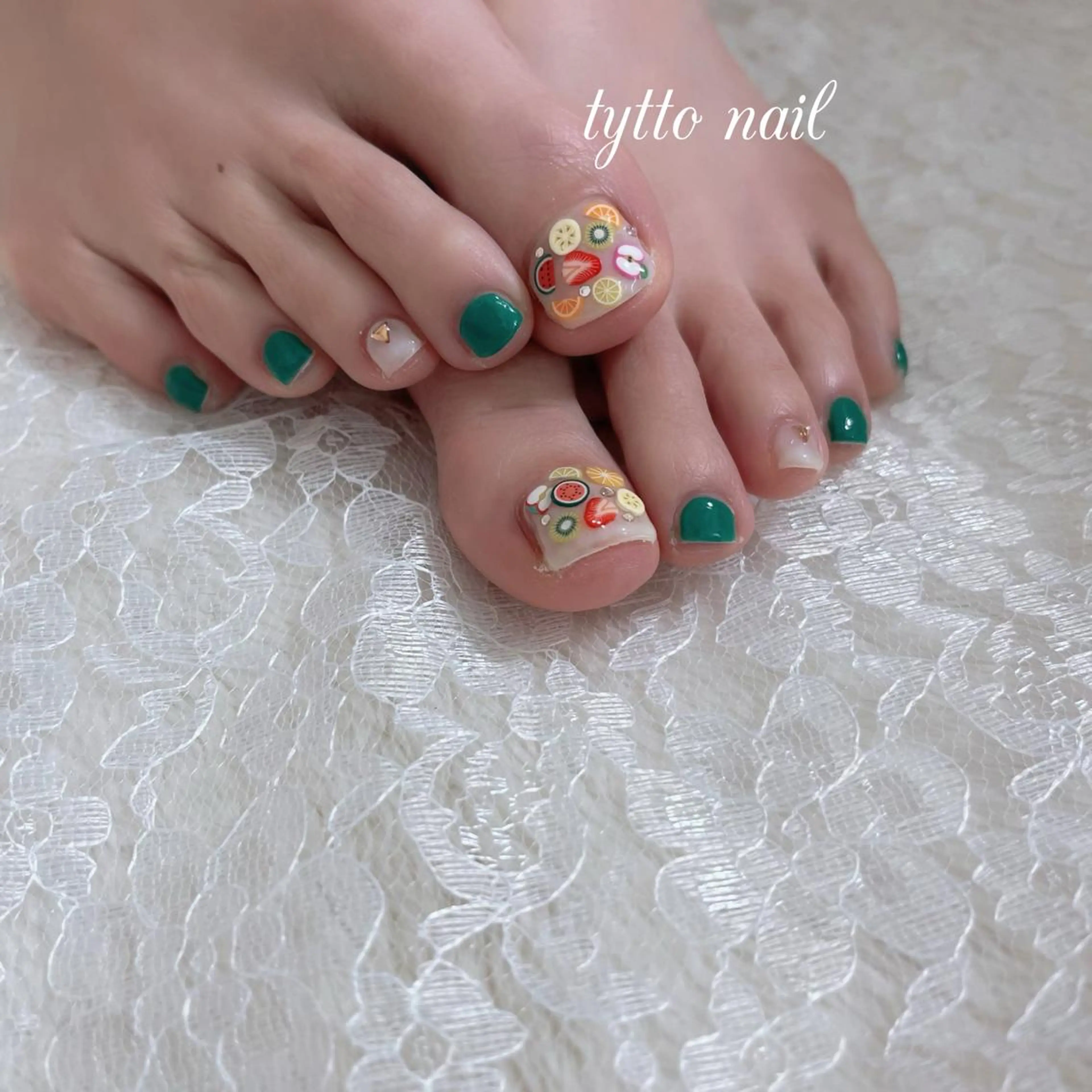 ネイル フットネイル グリーン オフィスネイル ワンカラーネイル 夏ネイル フットネイル tytto nail ❤︎‪‪eri‪‪のネイルデザイン