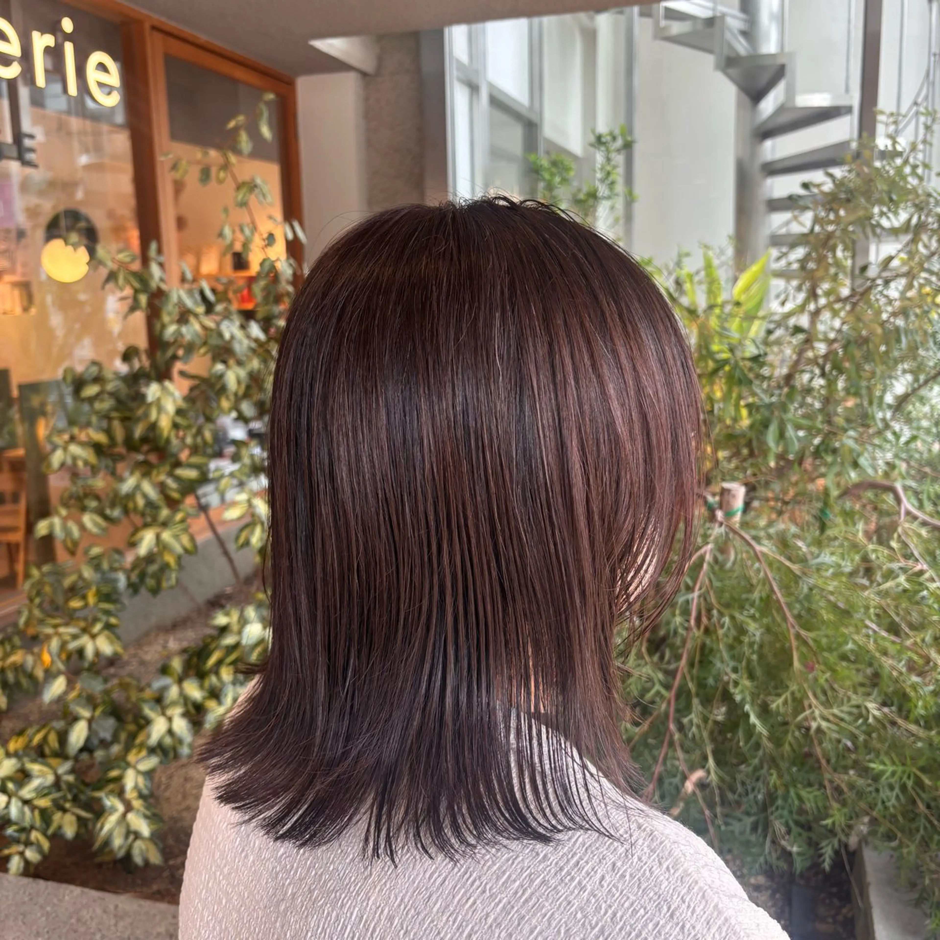 セミロング カラー 透明感カラー トリートメント カット ヘアカラー 岩本 遥加のヘアスタイル