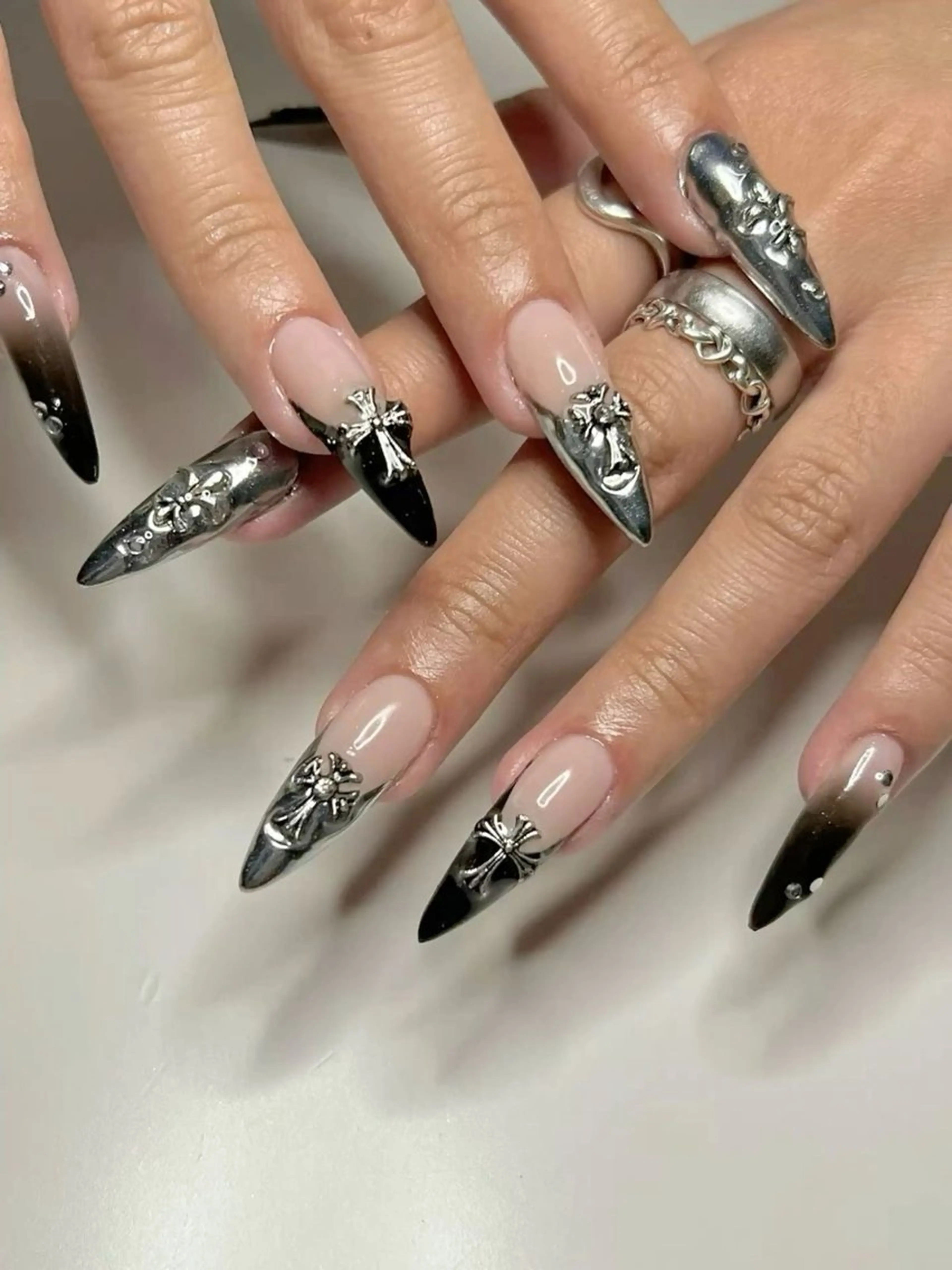 ネイル 成人式 ロングネイル マグネットネイル 大理石ネイル(マーブル) リボン ハンドネイル Any nail新大久保店のネイルデザイン
