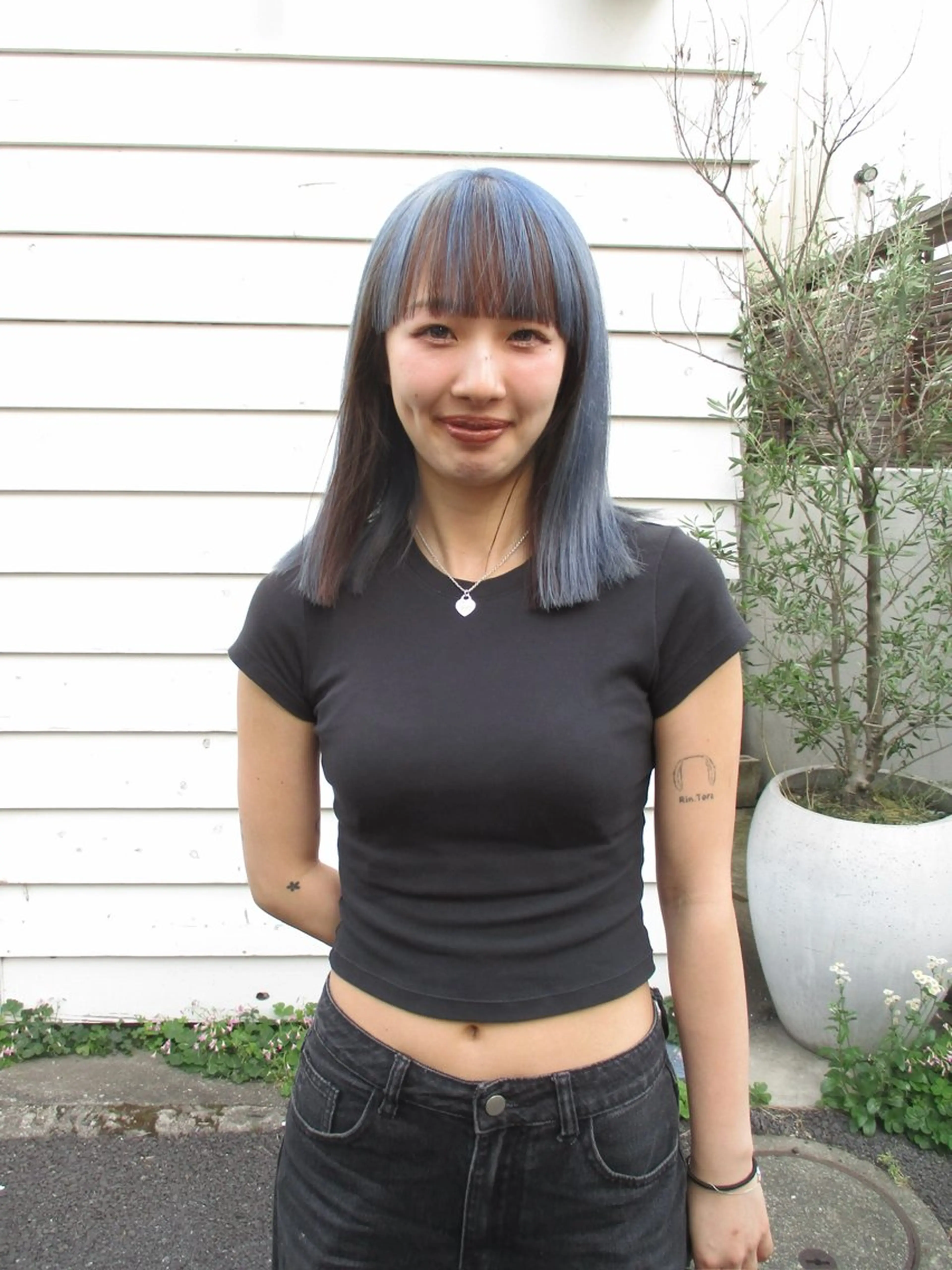 ミディアム カラー ブルーカラー カット ヘアカラー トリートメント sakoda shunkiのヘアスタイル