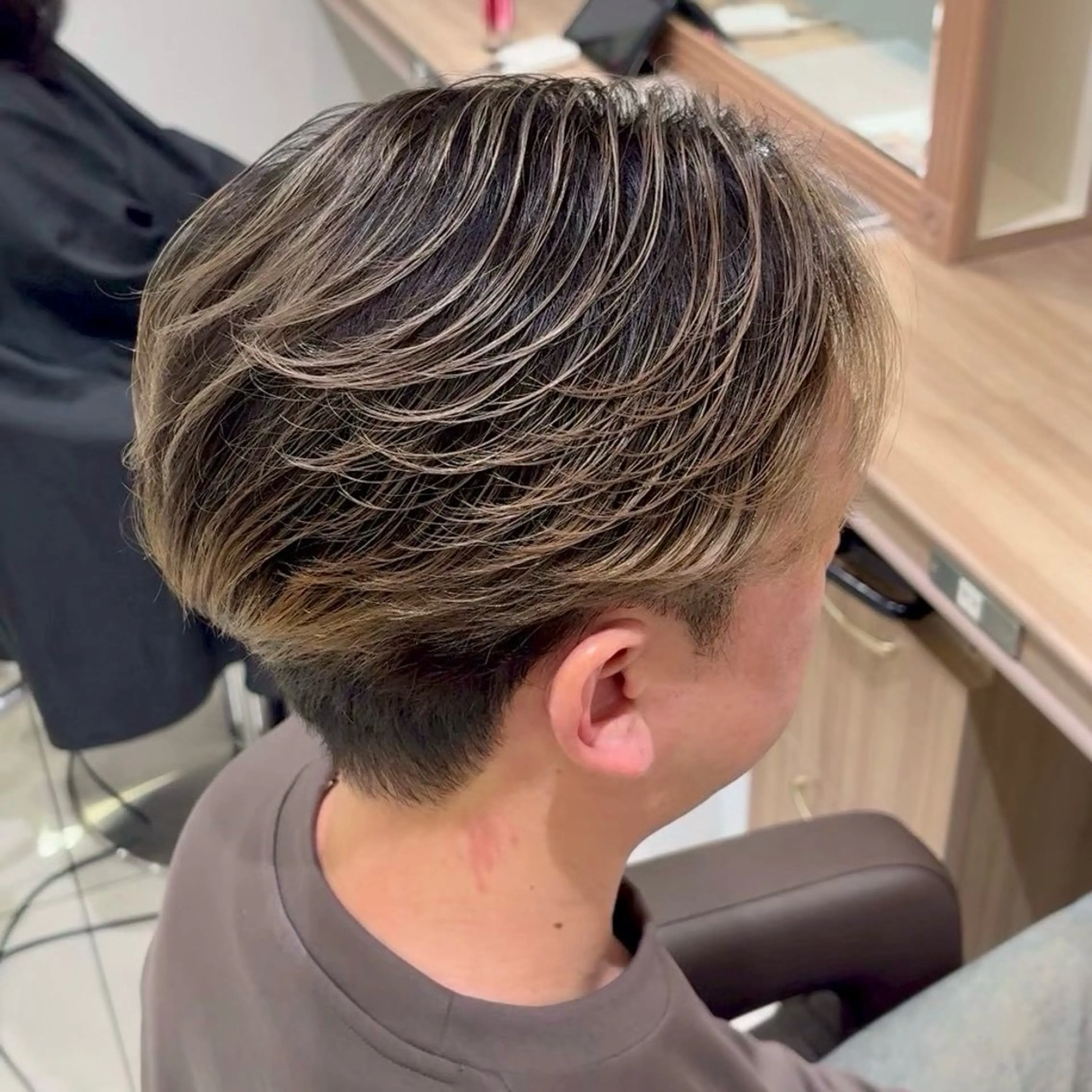 ショート カラー メンズ メンズハイライト ハイライトカラー ハイライト カット ヘアカラー メンズハイライト × perm Runoのヘアスタイル