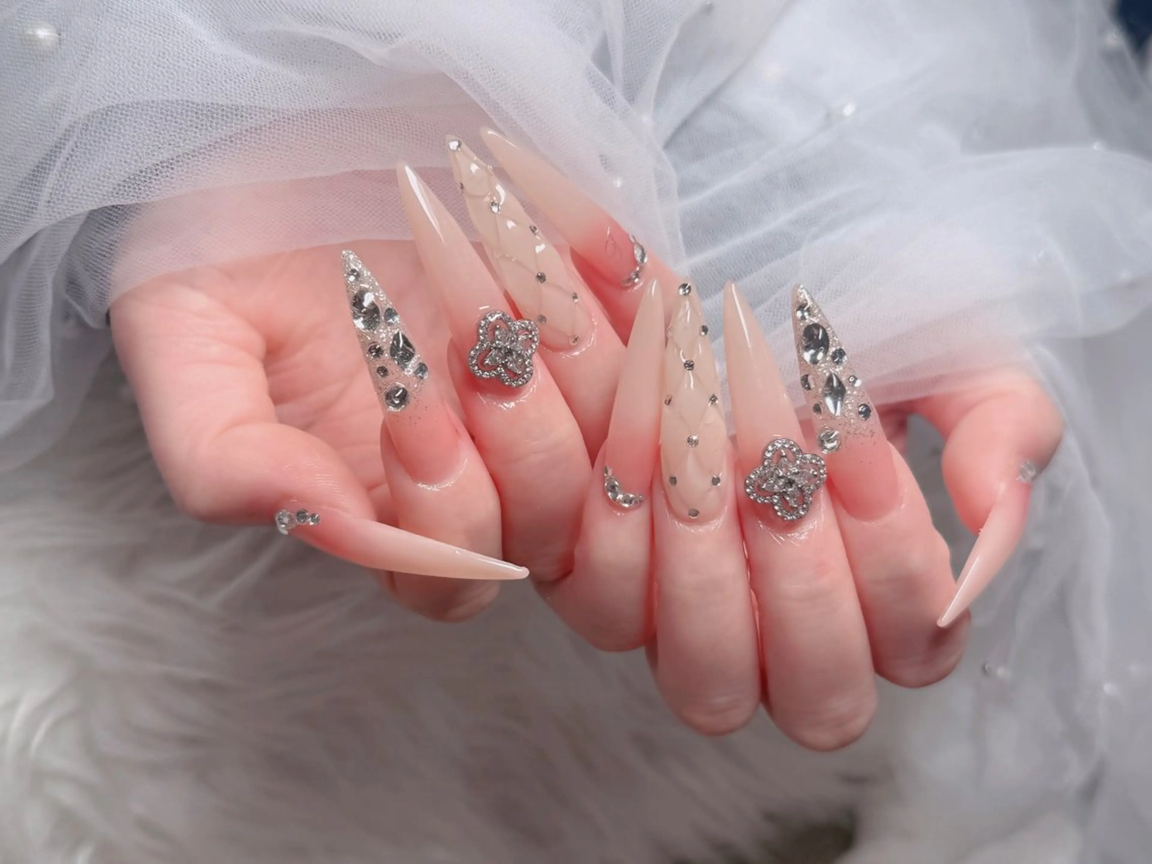 ネイル アートネイル ボルドー フレンチネイル ジェルネイル 氷ネイル・うるうるネイル ハンドネイル H.baby Nail Salonのネイルデザイン