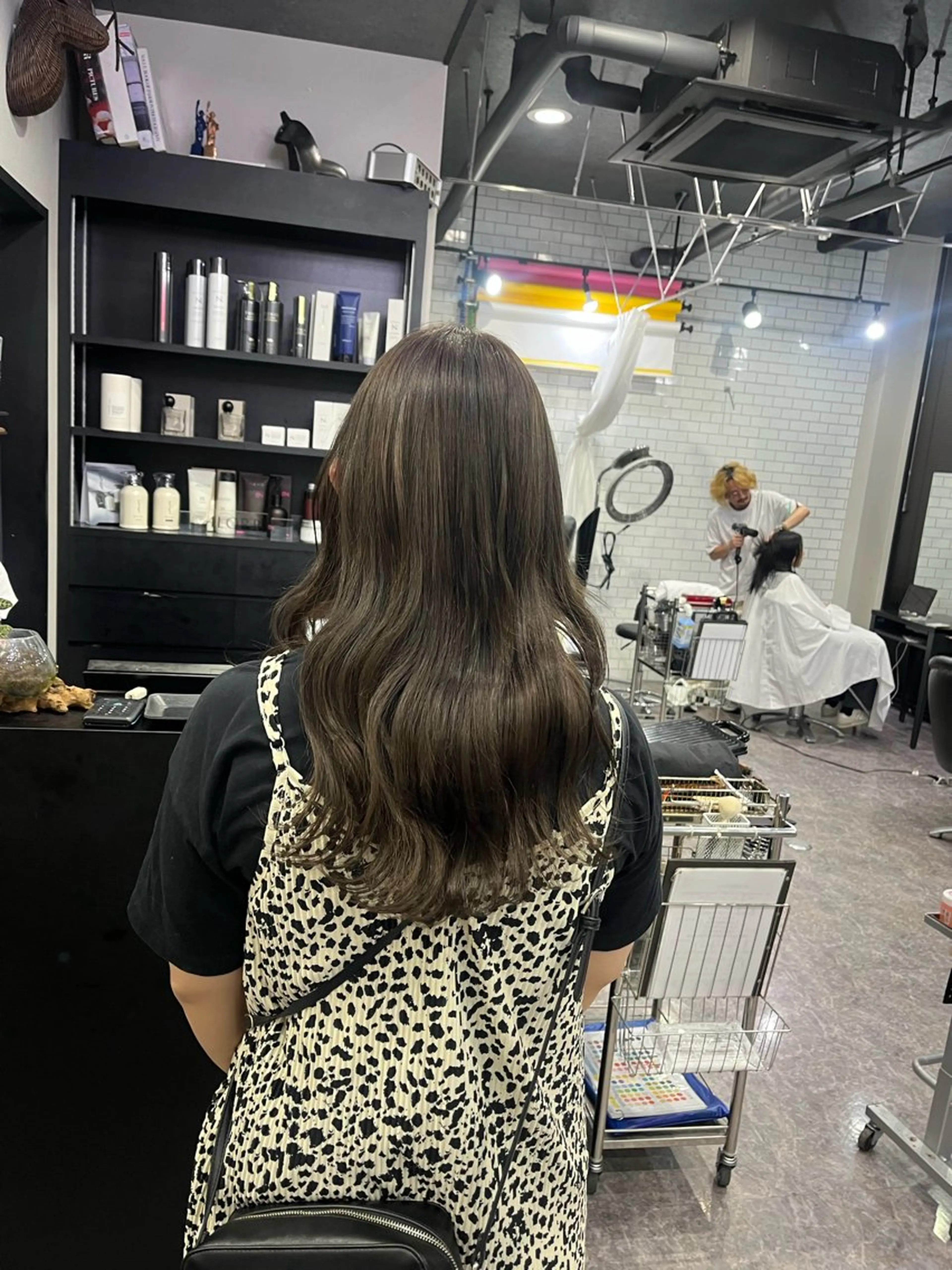 ロング カラー ブリーチ ヘアカラー 友滝 真菜美のヘアスタイル