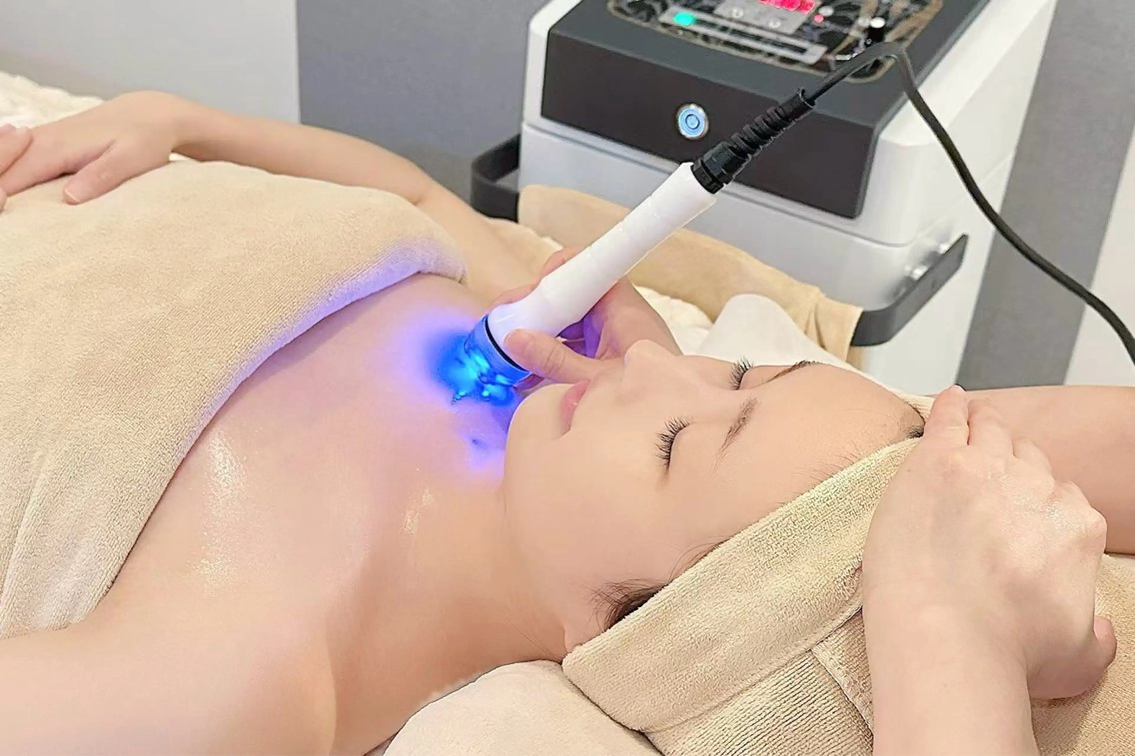 【即実感!小顔革命】小顔ハイパーナイフ+小顔コルギ パック付60分6980円の写真