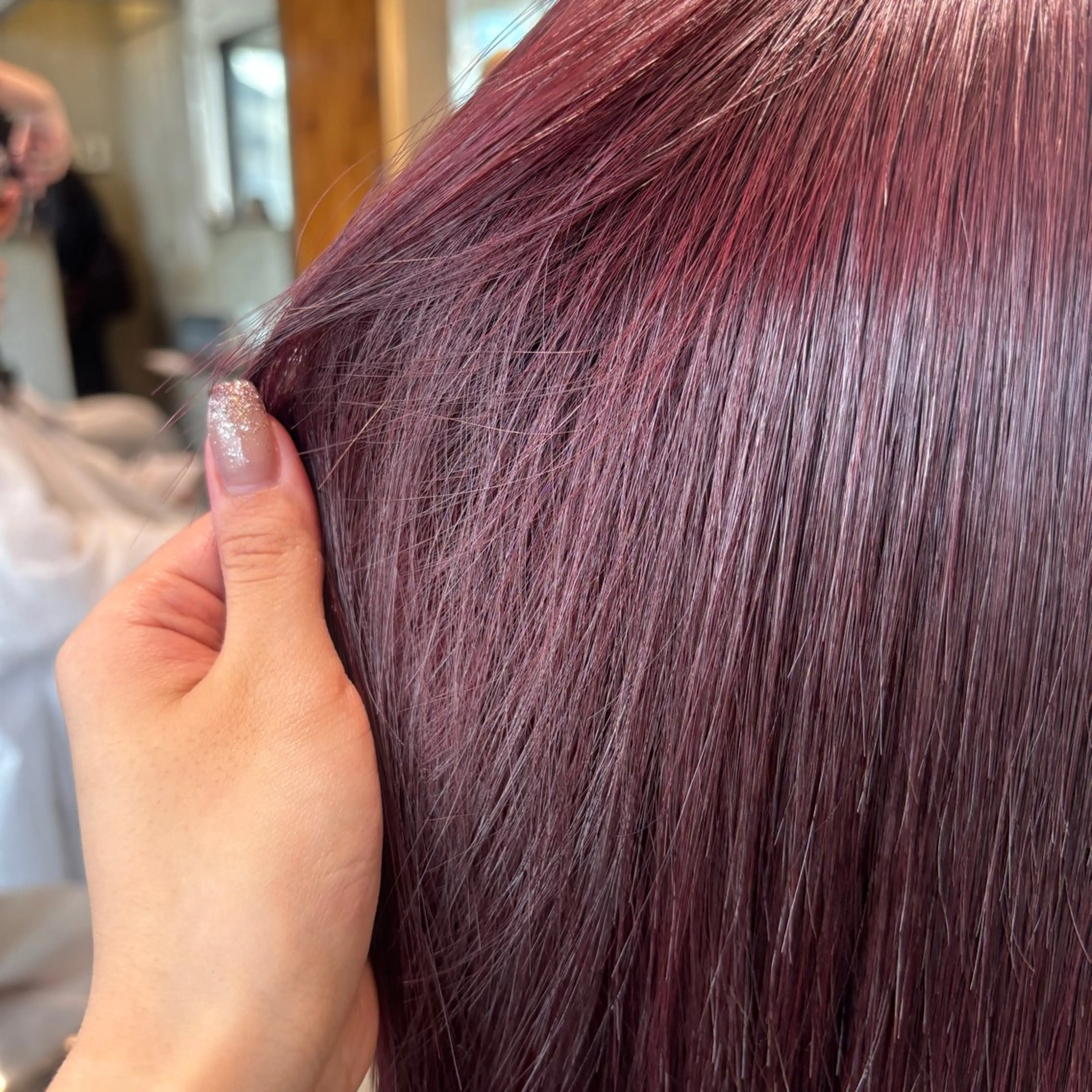 ロング カラー ボルドーカラー ヘアカラー 小木曽 里華のヘアスタイル