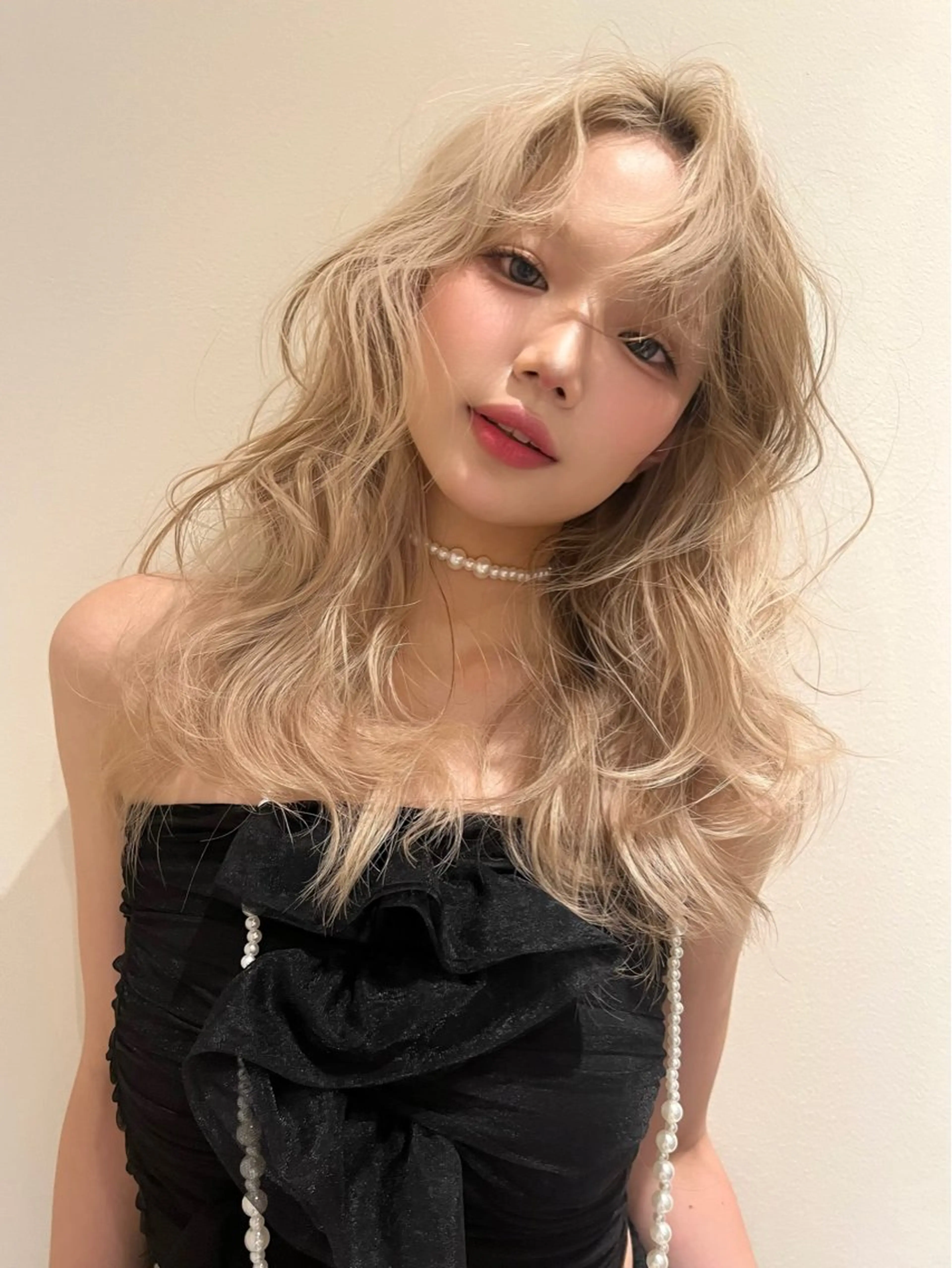 ロング カラー ブリーチ ケアブリーチ デザインカラー カット ヘアカラー トリートメント 抜きっぱなしブロンド /ハイトーン/カナタのヘアスタイル