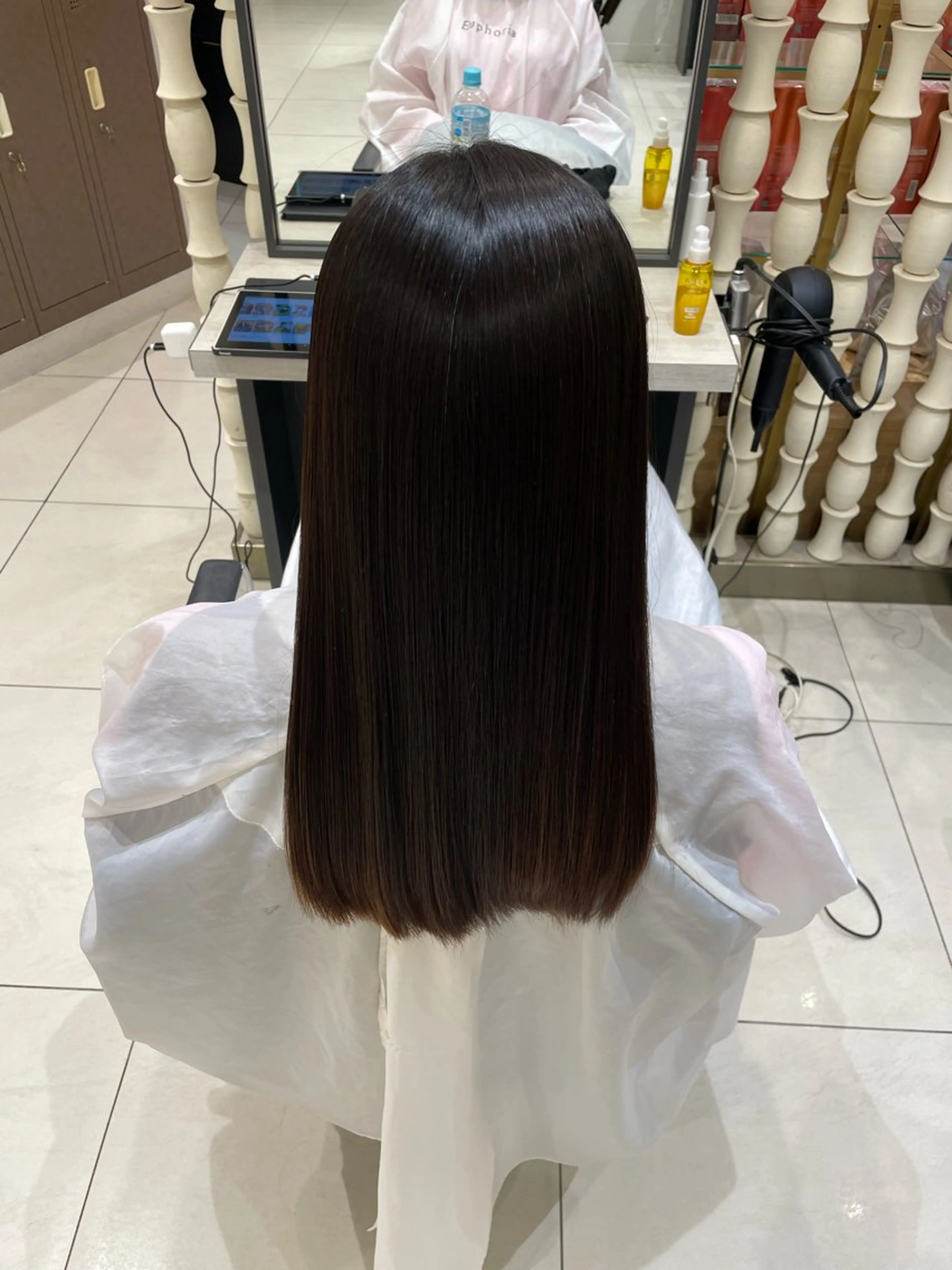 セミロング すみれ✨レイヤー 🫧透明感カラーのヘアスタイル