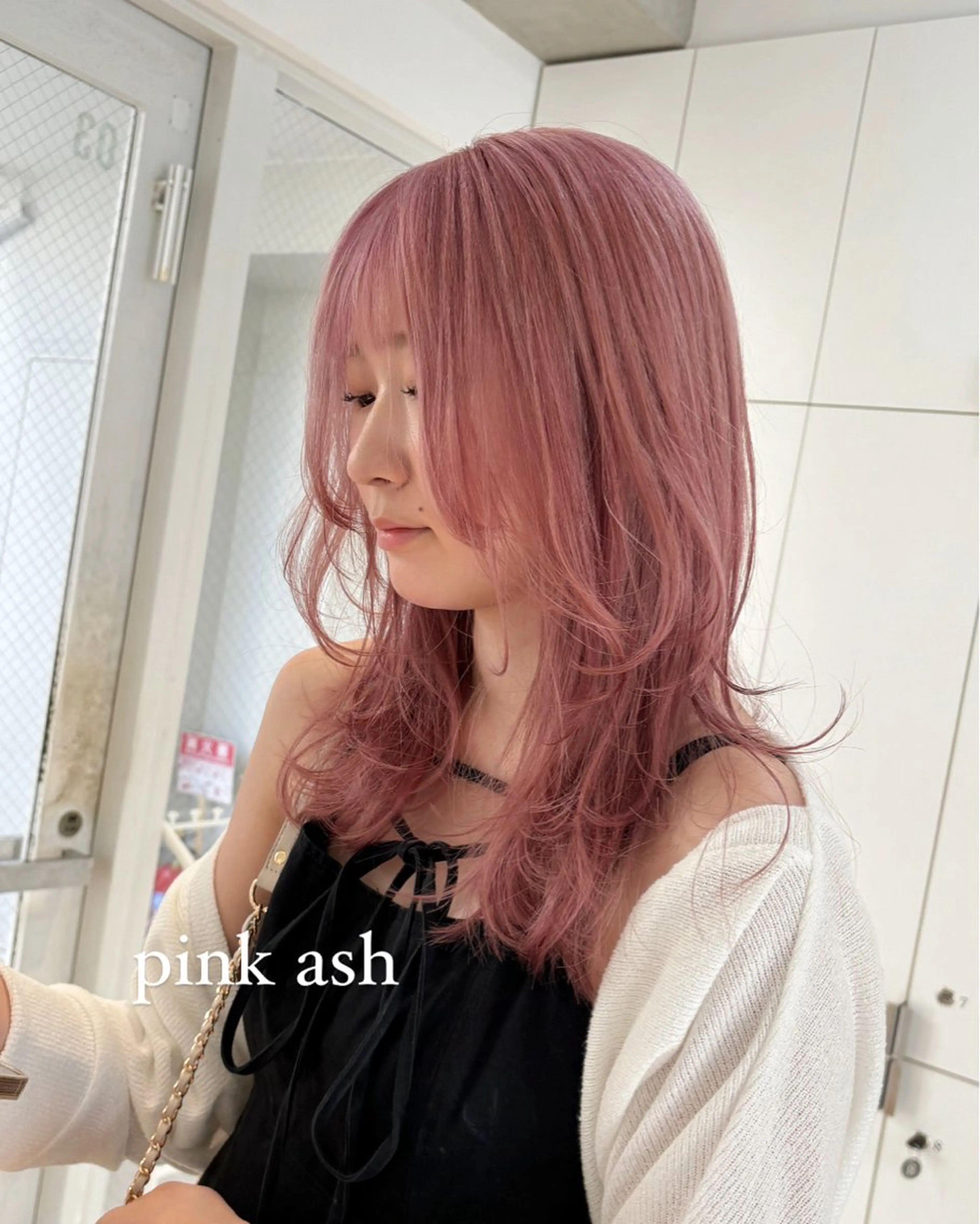 セミロング カラー ヘアアレンジ ブリーチ ピンクカラー ホワイトピンク レイヤーカット ヘアカラー トリートメント ヘアセット topstylist 🖤川辺晴加🖤のヘアスタイル