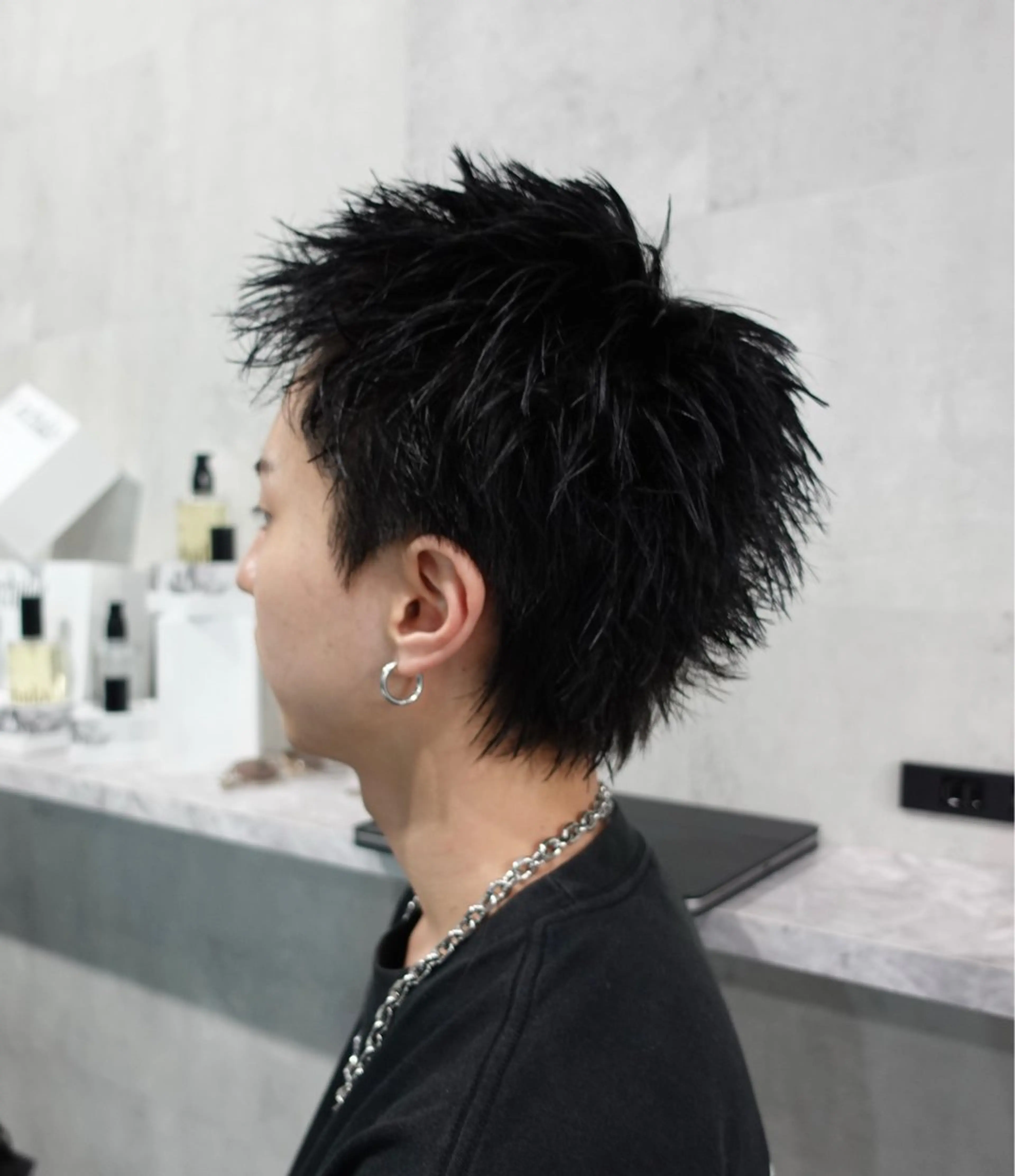 ショート カラー メンズ メンズウルフカット 黒髪 ブルーカラー ブルーブラック ウルフカット カット ヘアカラー トリートメント スパイキーショート/ 短髪/渋谷/kiyoのヘアスタイル