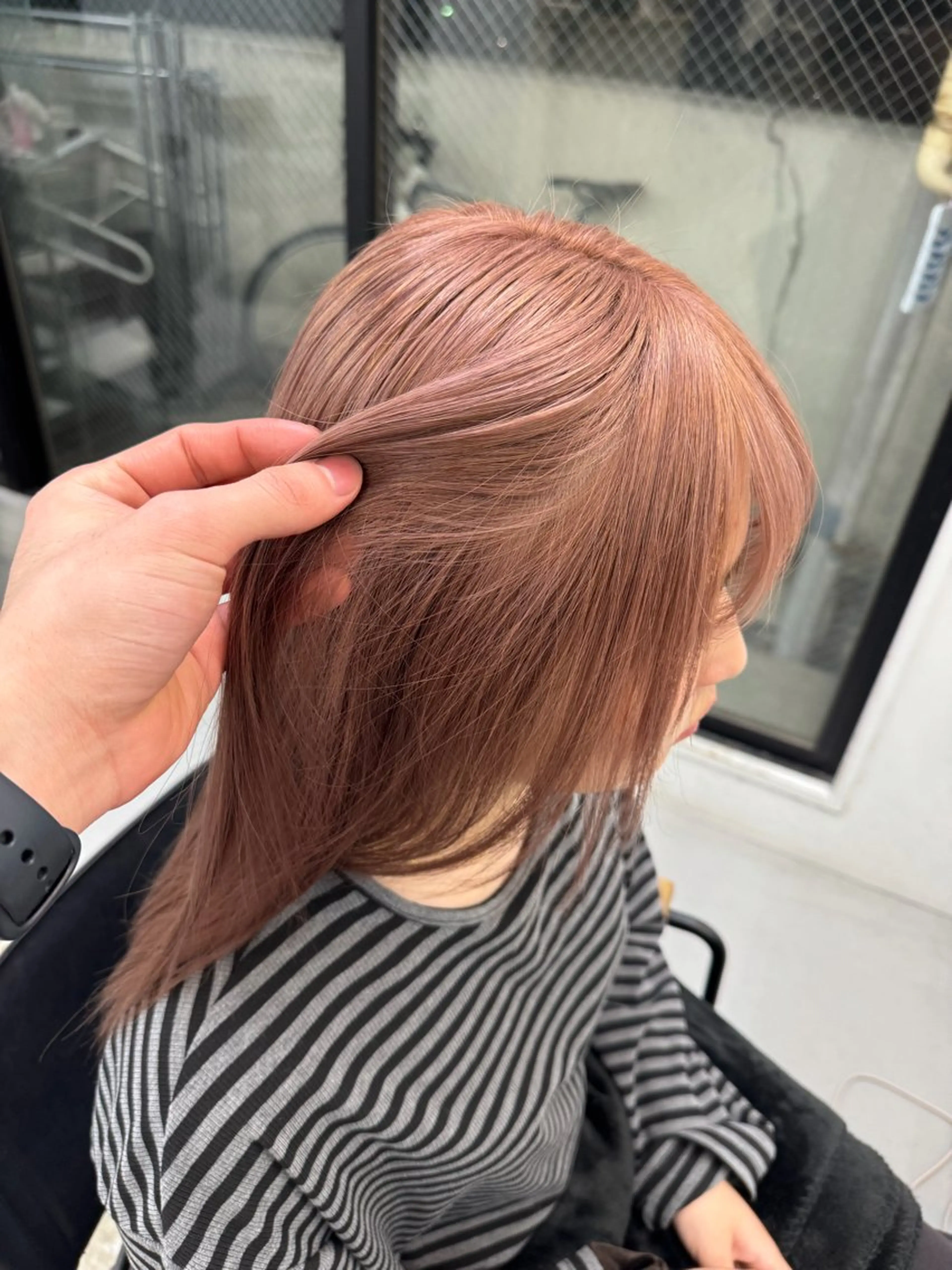 セミロング カラー ベージュカラー ピンクカラー ピンクベージュ ヘアカラー ゆうと/ブリーチモデ ル/ストレートモデルのヘアスタイル