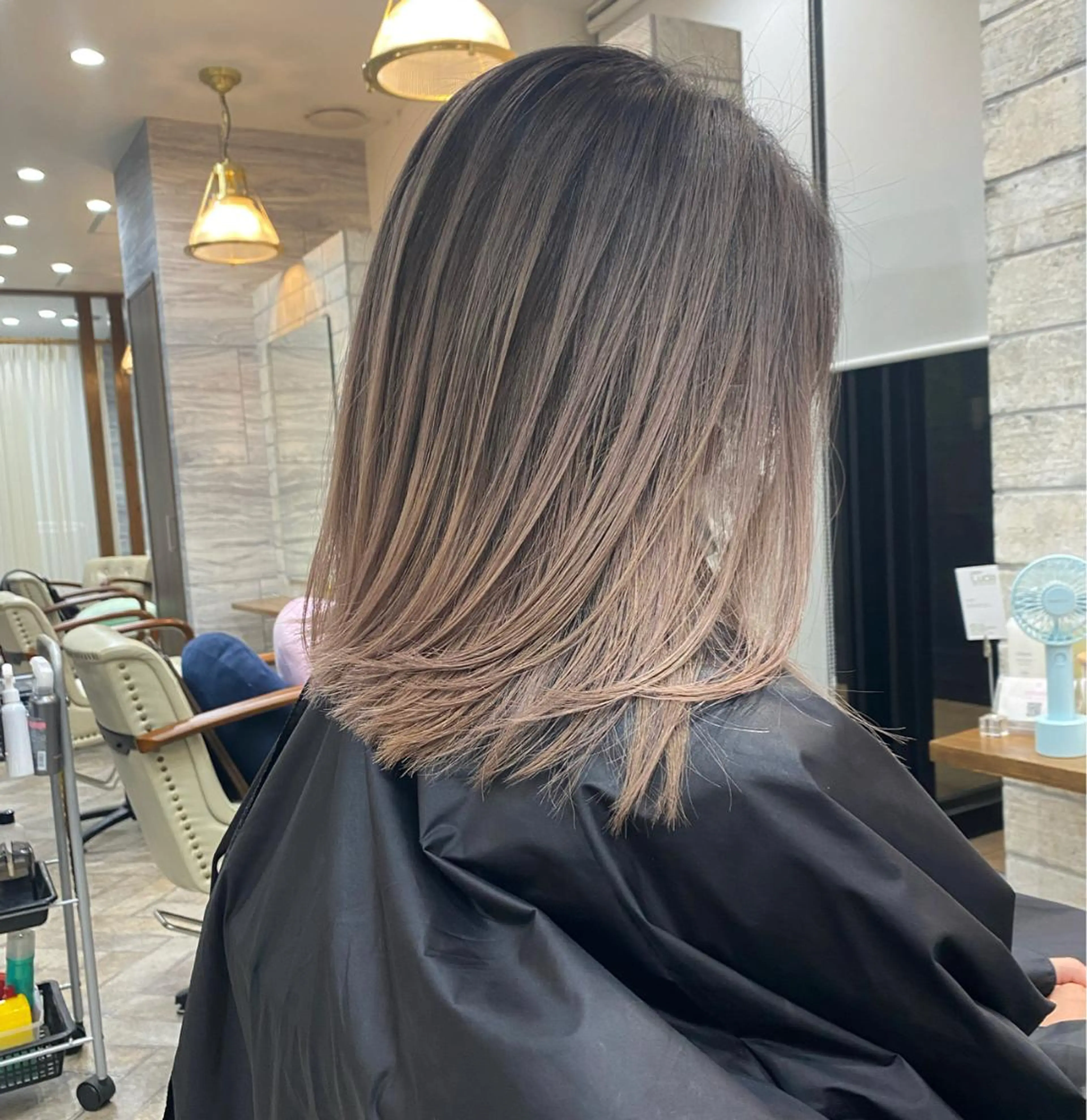 ミディアム カラー パーマ ヘアアレンジ メンズ キッズ マツエク・マツパ カット ヘアカラー ハイライト、レイヤー カット/西梅田/中西のヘアスタイル