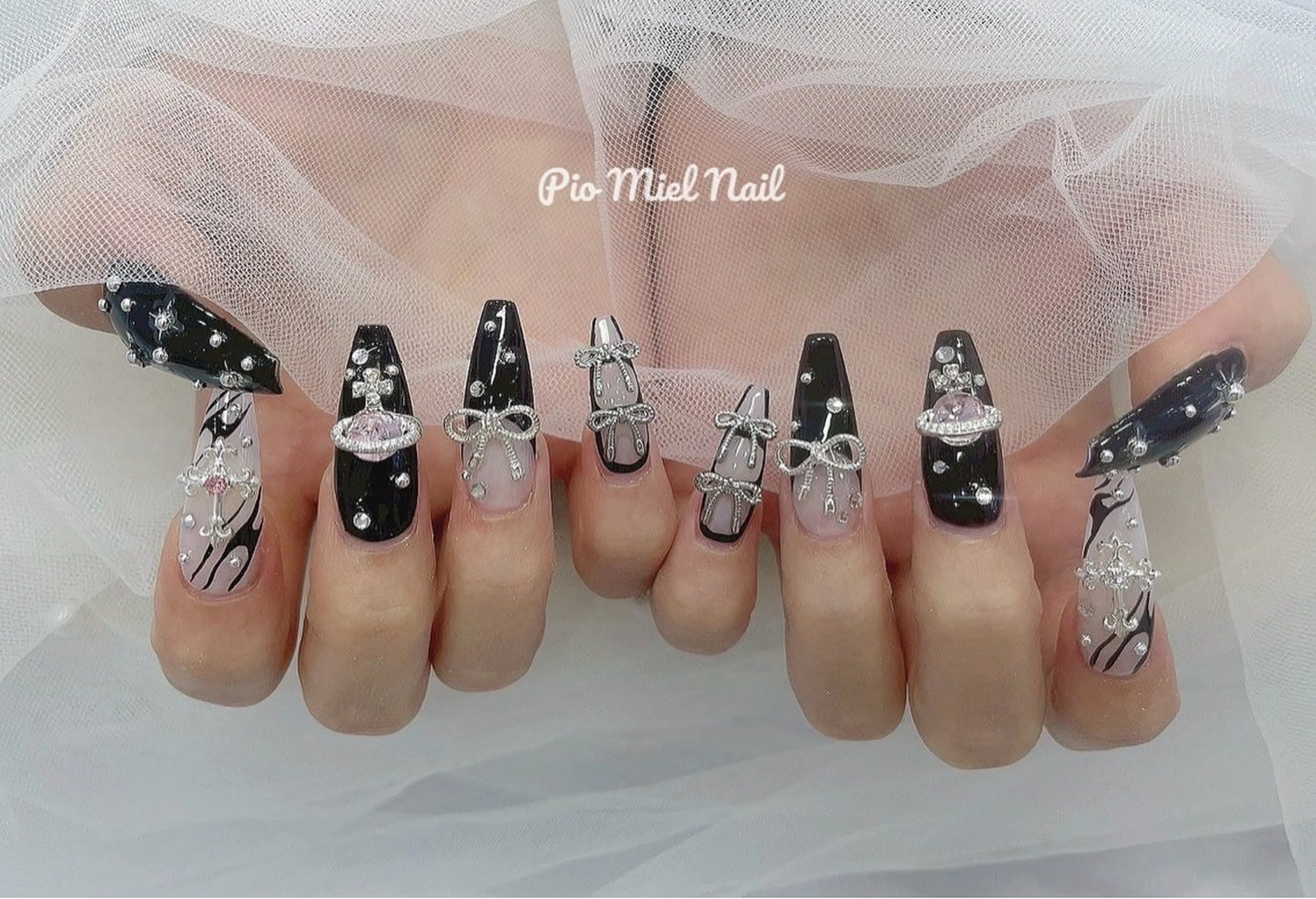 ネイル ガーリー 韓国ネイル ロングネイル ピンク リボン ハンドネイル momo 長さだしのネイルデザイン