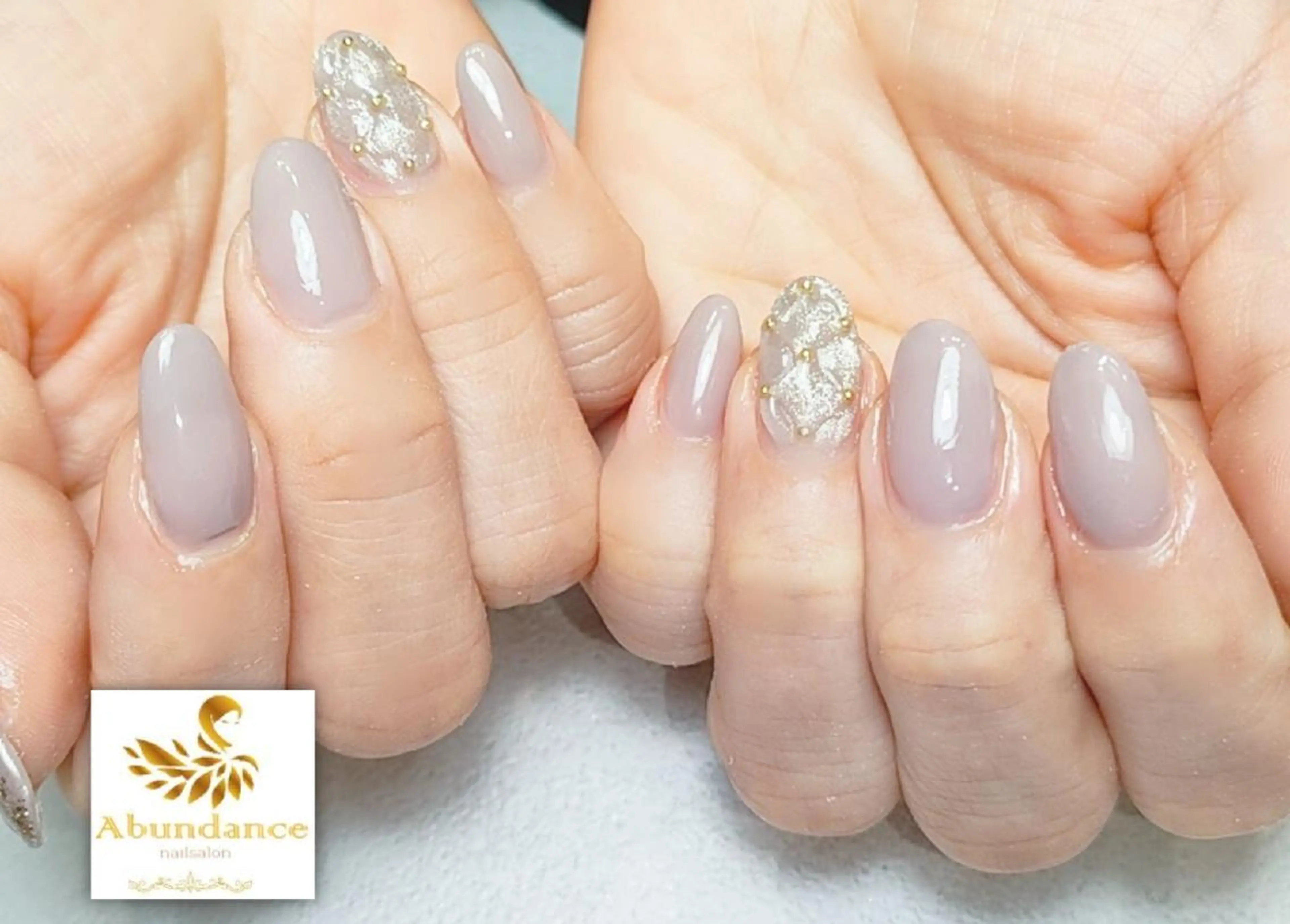 ミディアム 完全予約制個室サロン Abundancesのネイルデザイン