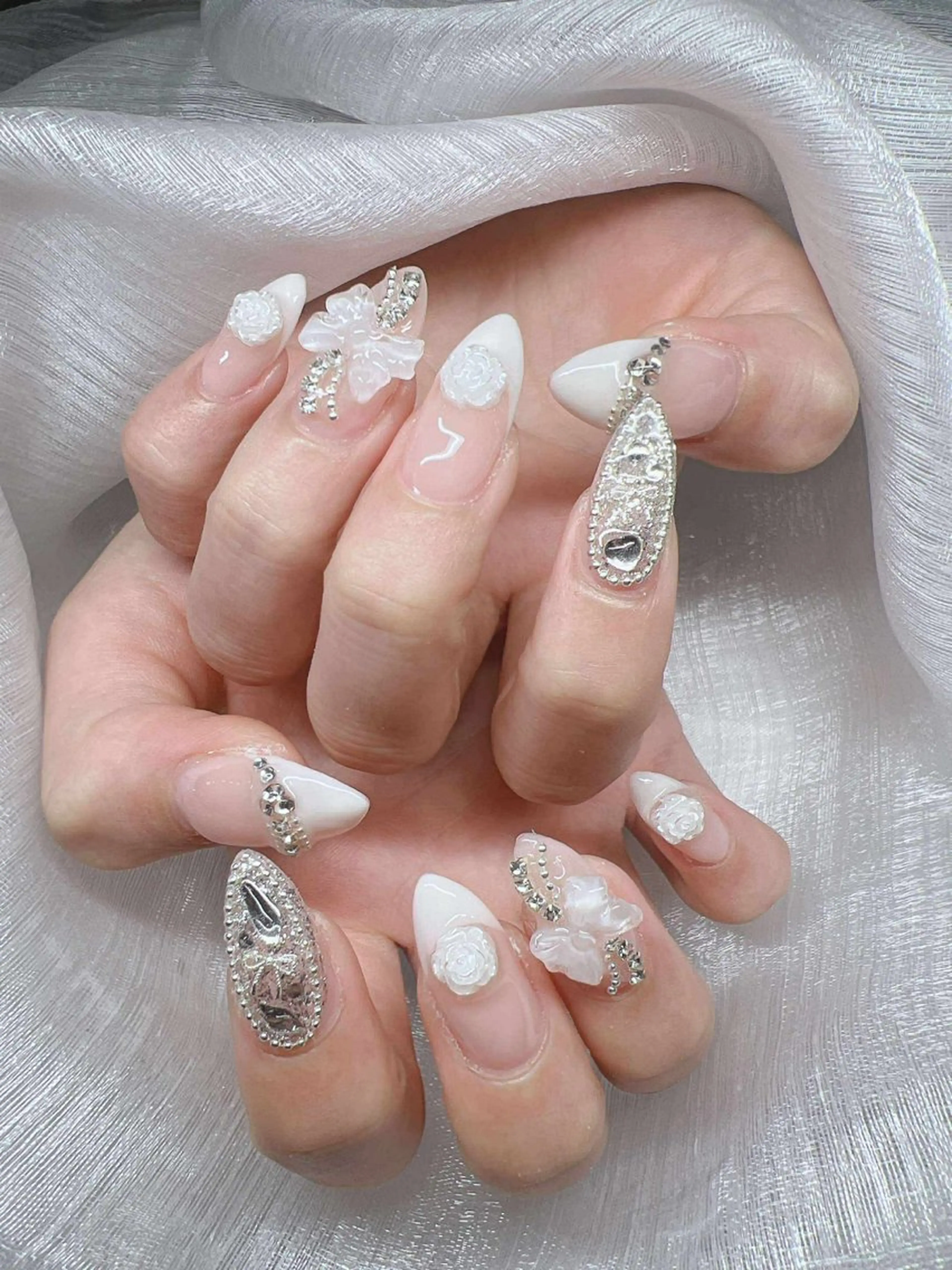 ネイル 長さ出し グラデーション 卒業式 キラキラネイル マグネットネイル ハンドネイル Lee Nailsのネイルデザイン