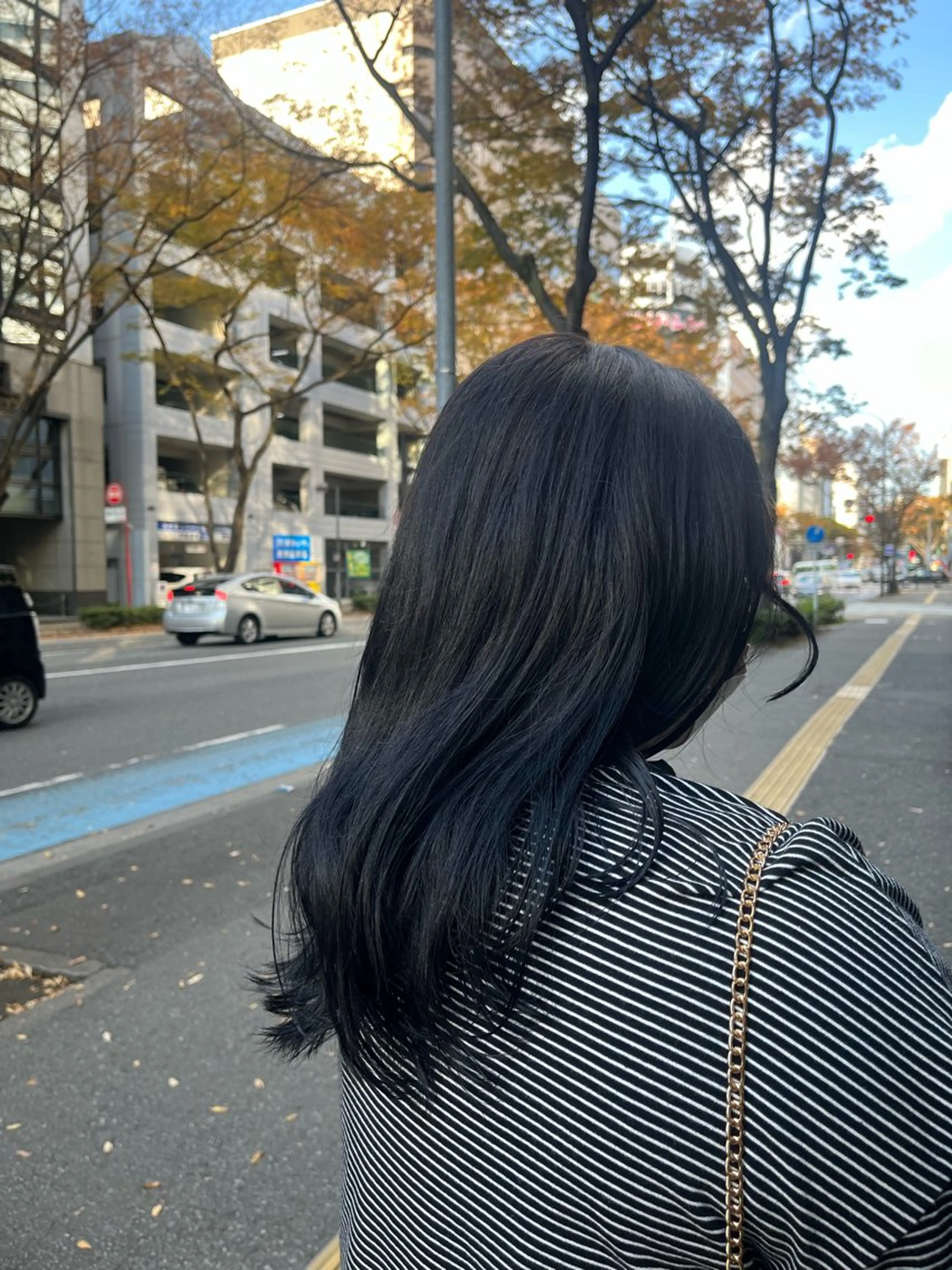 ミディアム まみ/レイヤーカット /暖色カラーのヘアスタイル